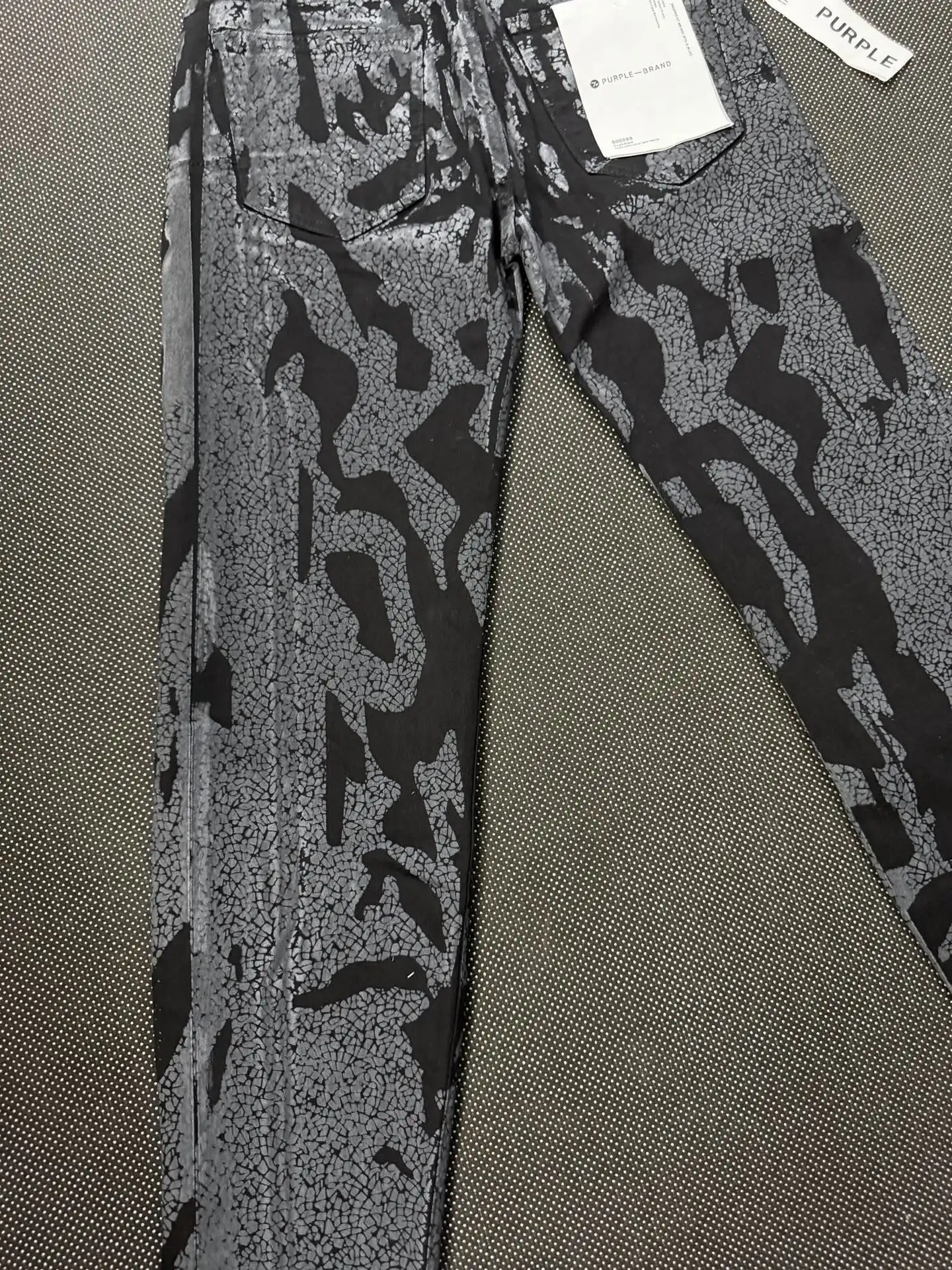 Coated Pattern Slim-Fit Jeans D16023155 — view 17