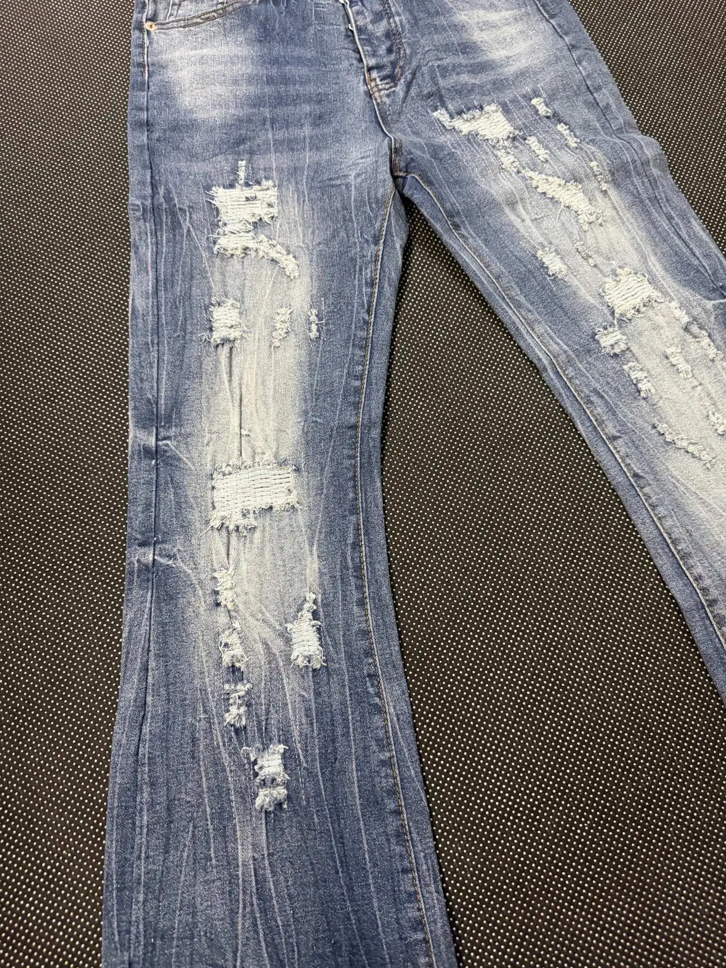 Distressed Flare-Leg Jeans D15323146 — view 7