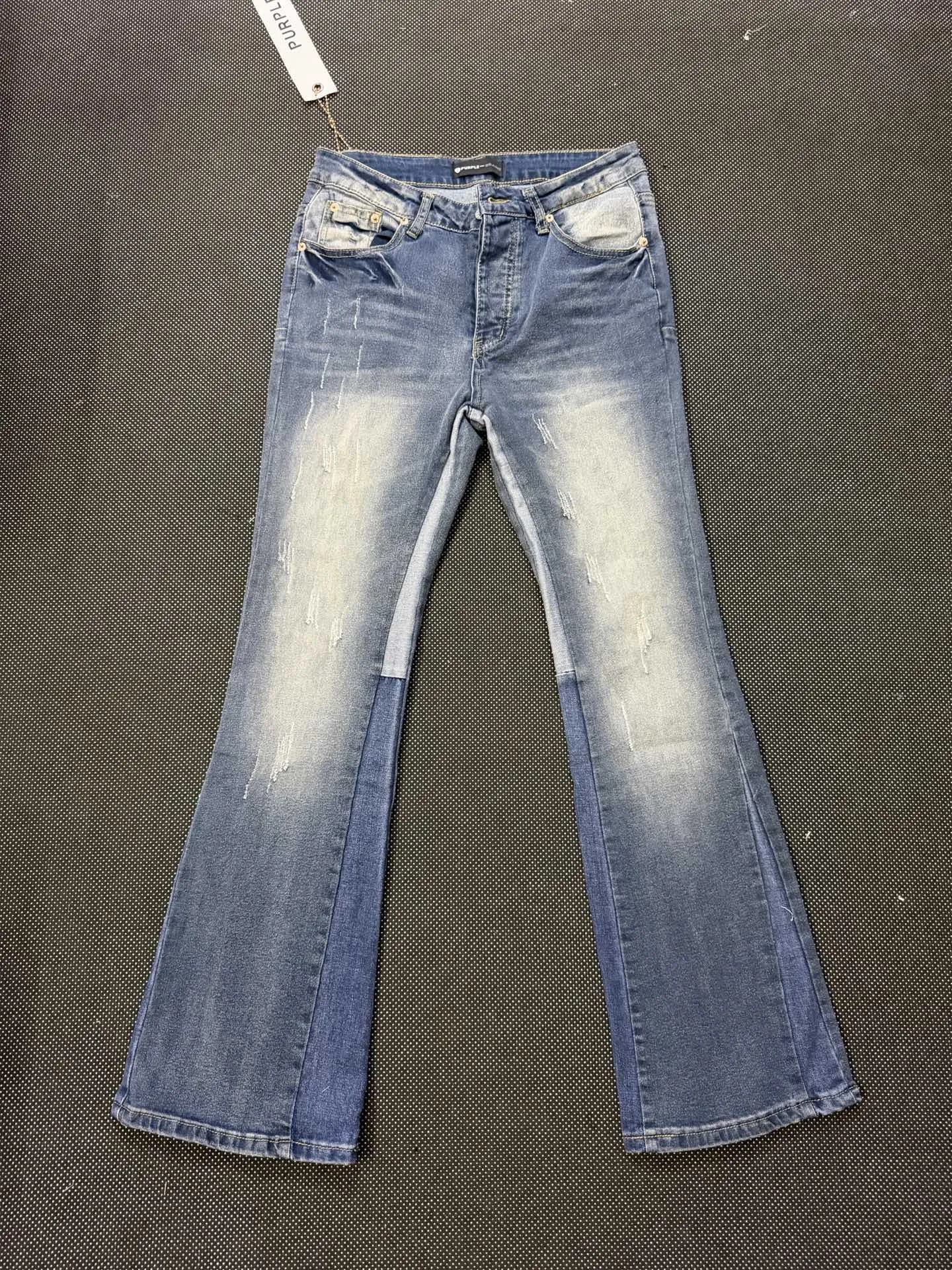 Distressed Flare-Leg Denim Jeans D16023142