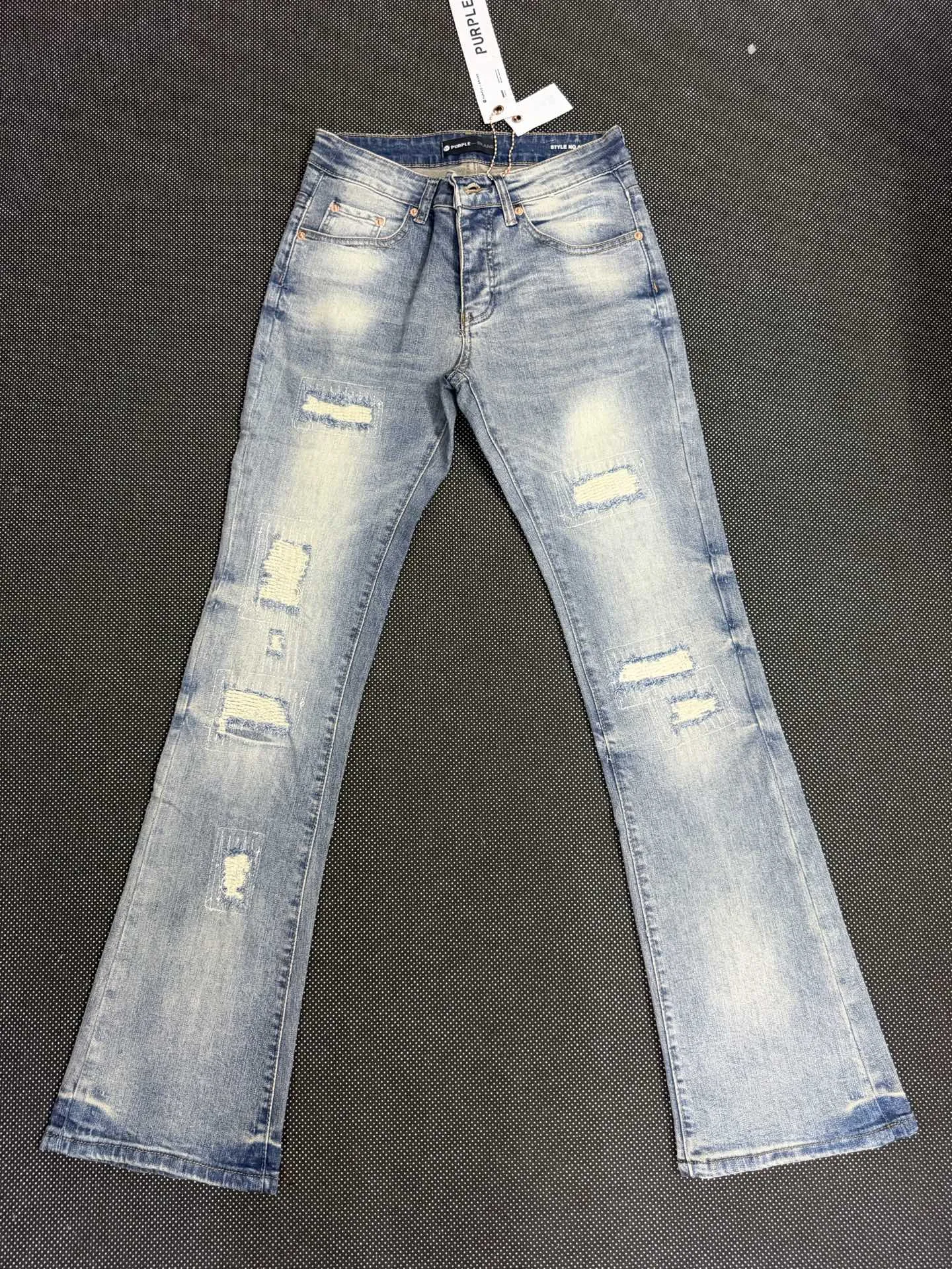 Distressed Slim-Fit Patchwork Jeans D19023141