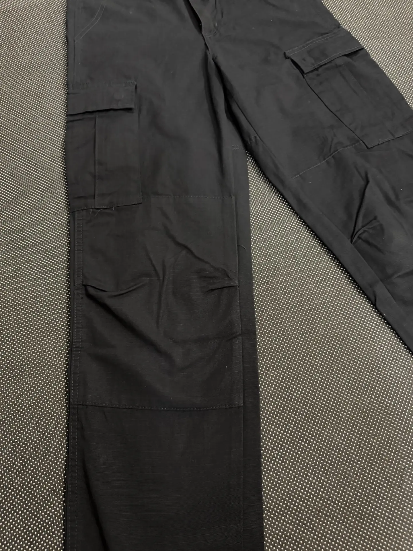Relaxed-Fit Multi-Pocket Cargo Trousers D19023134 — view 4