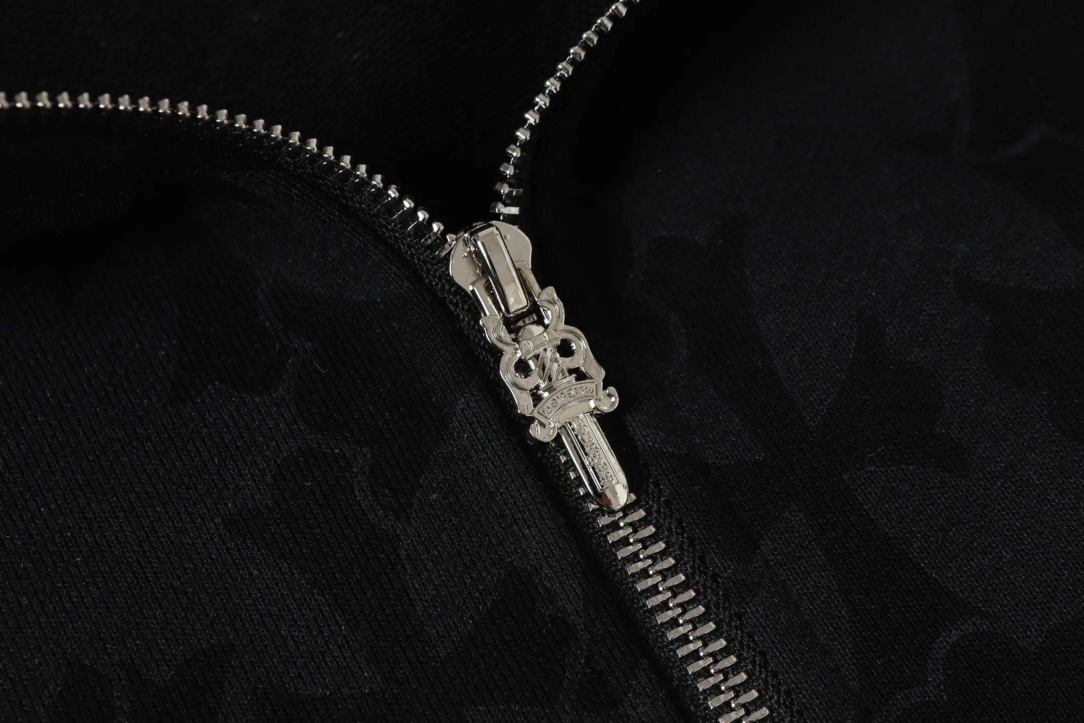 Logo-Print Monogram Zip-Up Hoodie D16513898 — view 5