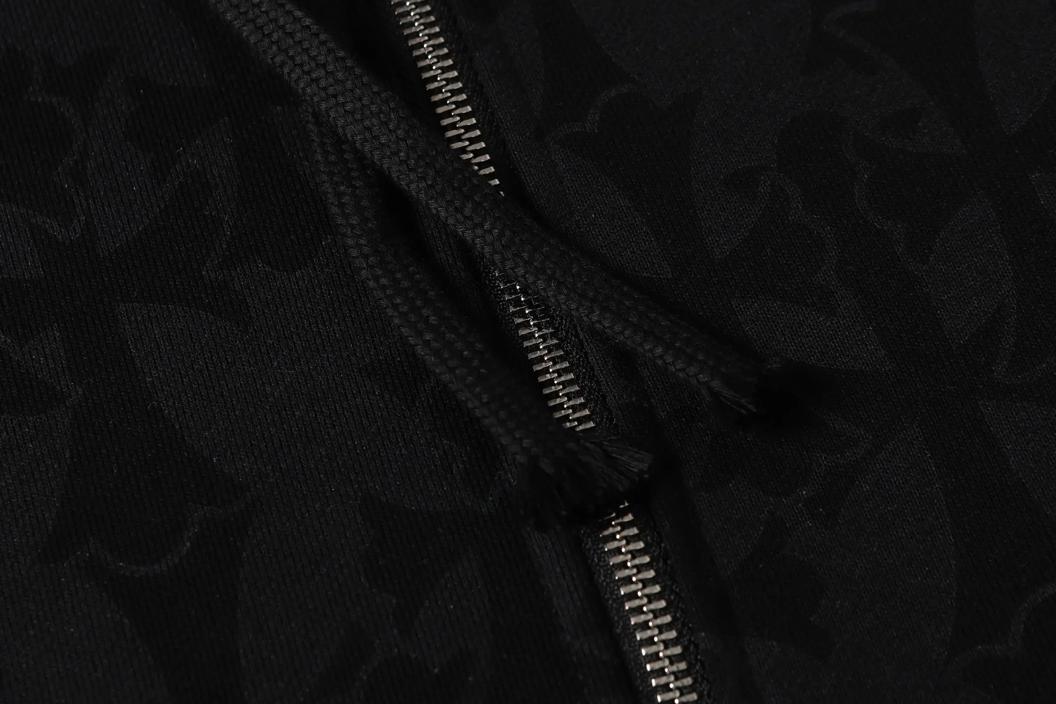 Logo-Print Monogram Zip-Up Hoodie D16513898 — view 7