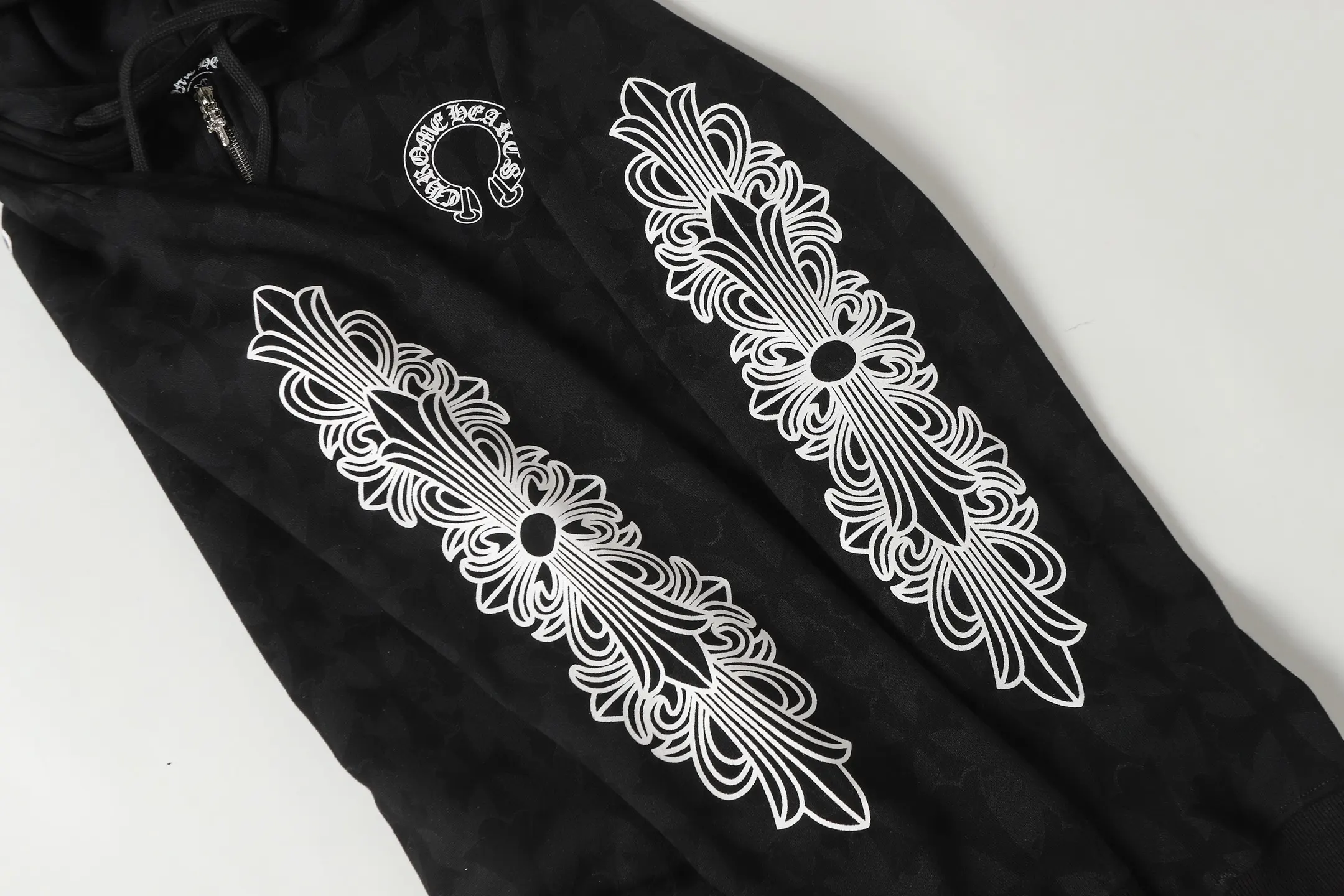 Logo-Print Monogram Zip-Up Hoodie D16513898 — view 9