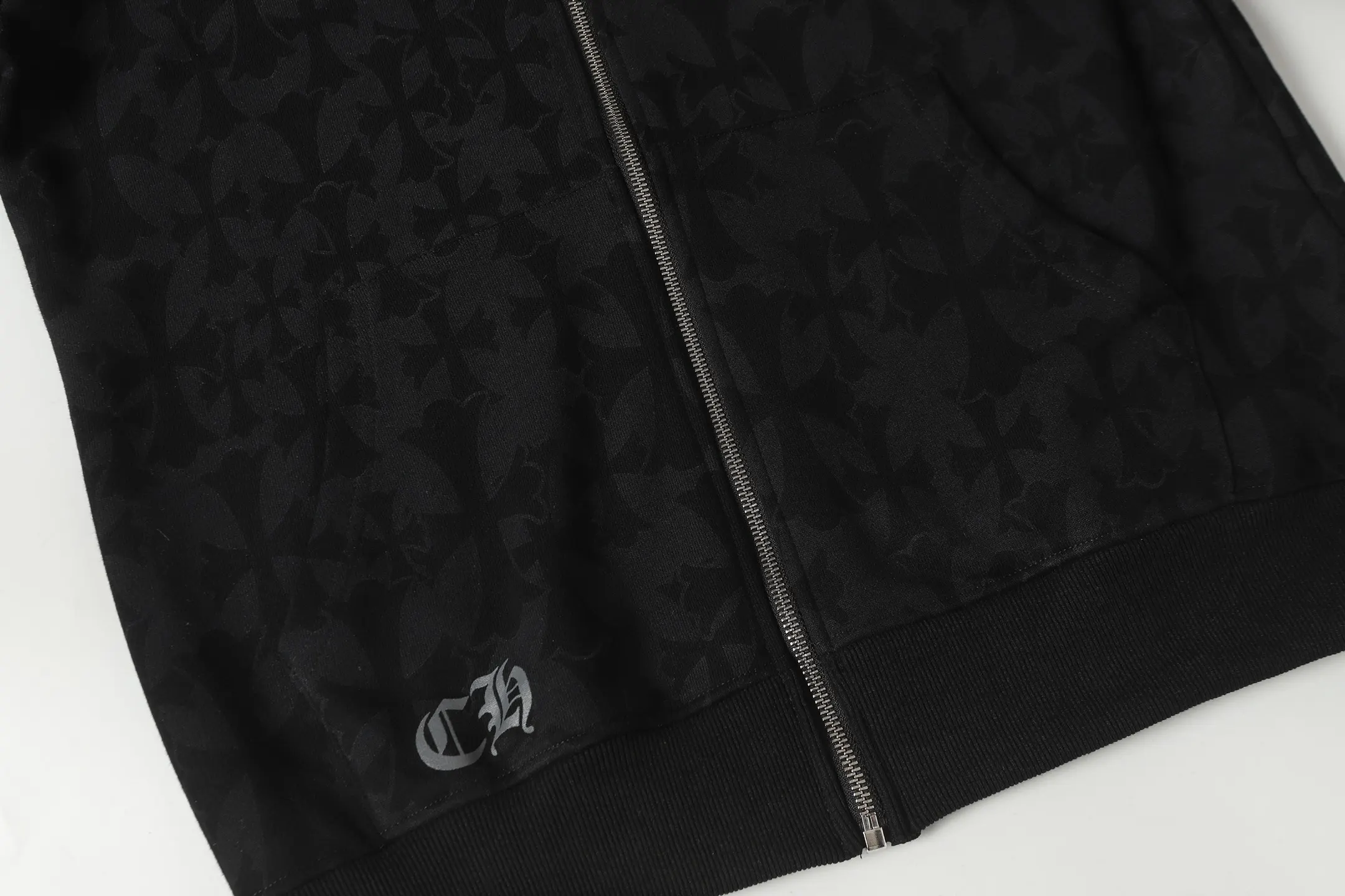 Logo-Print Monogram Zip-Up Hoodie D16513898 — view 10