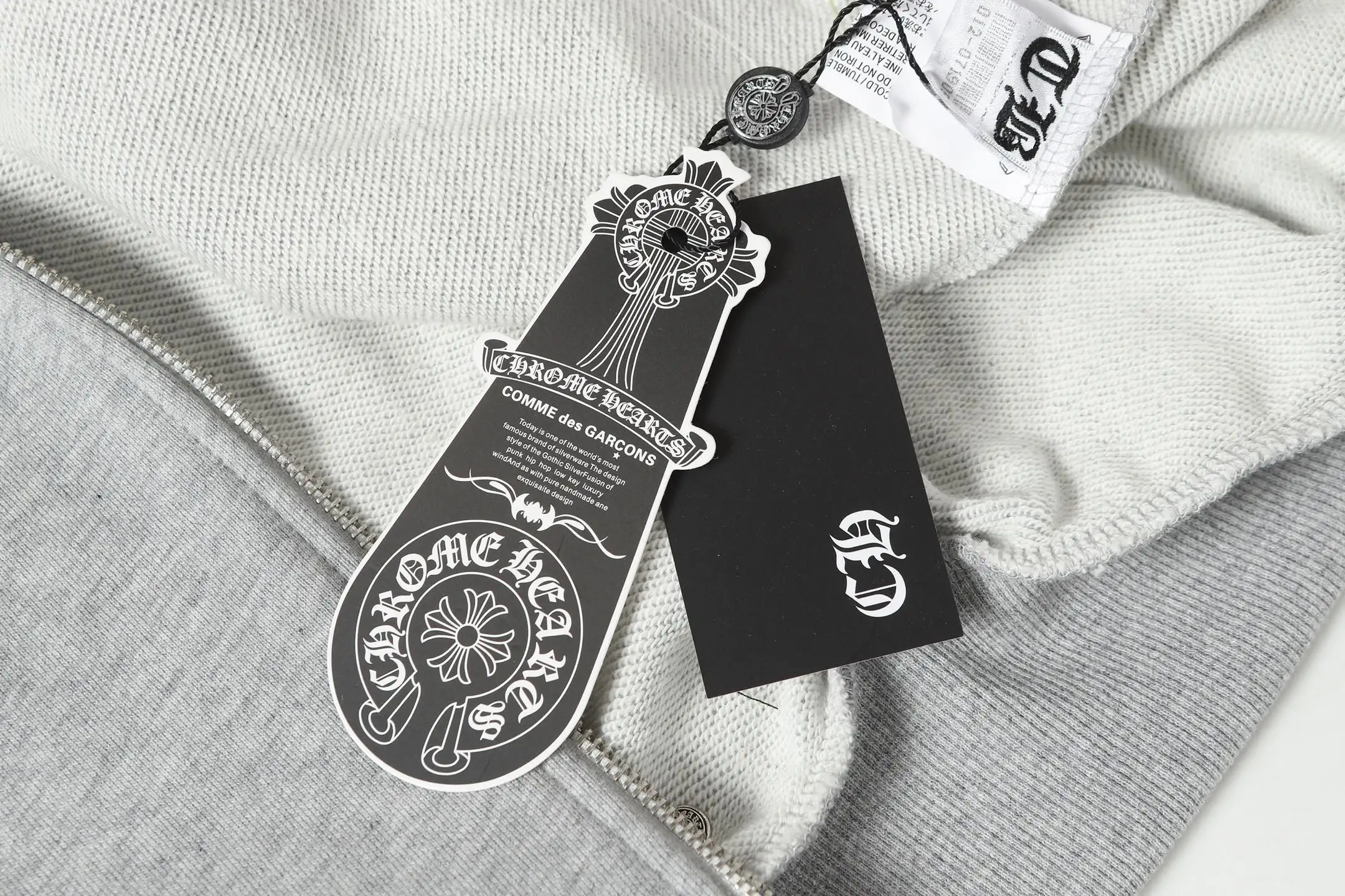 Cross Patch Zip-Up Hoodie D15013987 — view 11