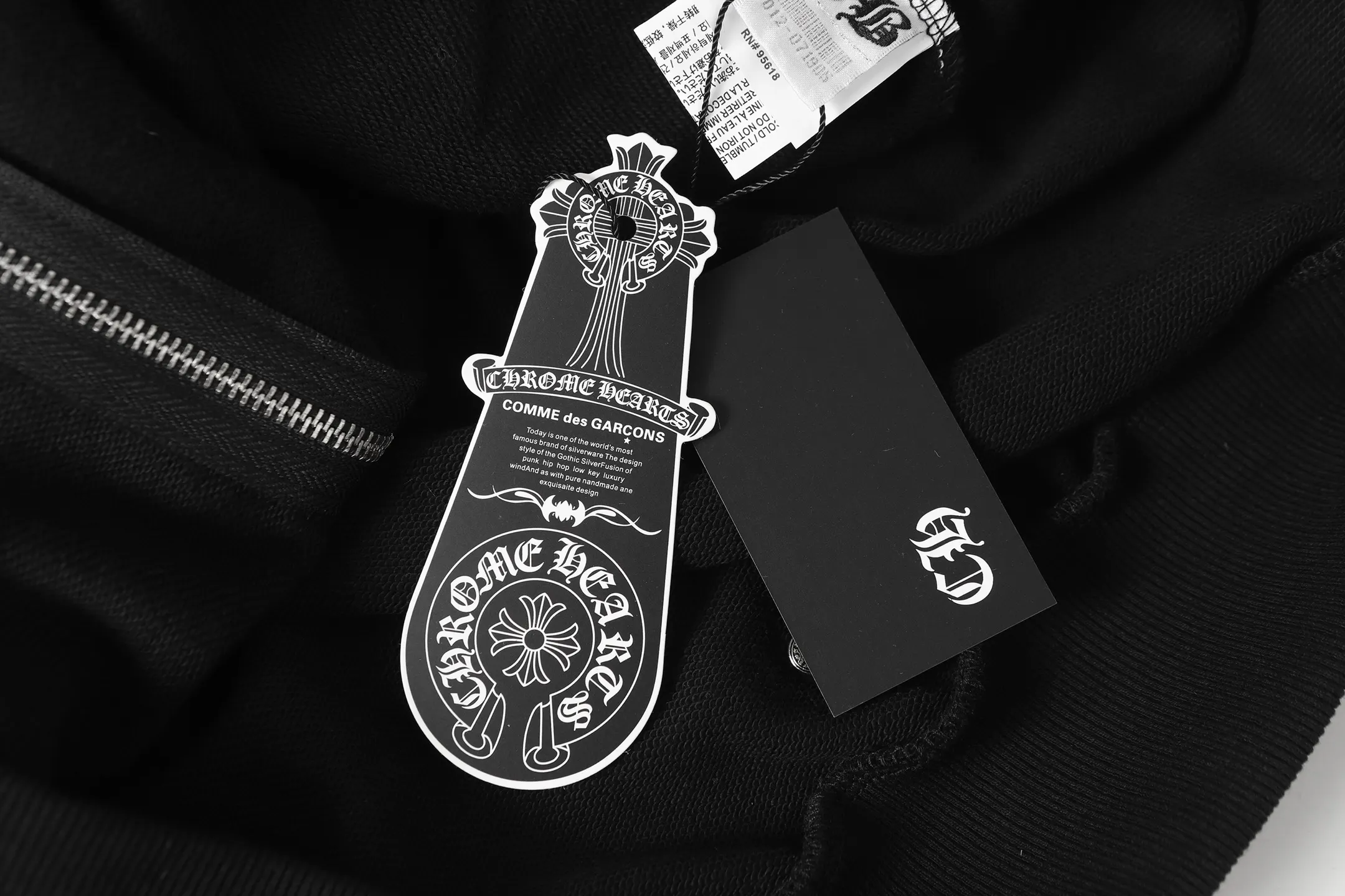 Cross Patch Zip-Up Hoodie D15013986 — view 12
