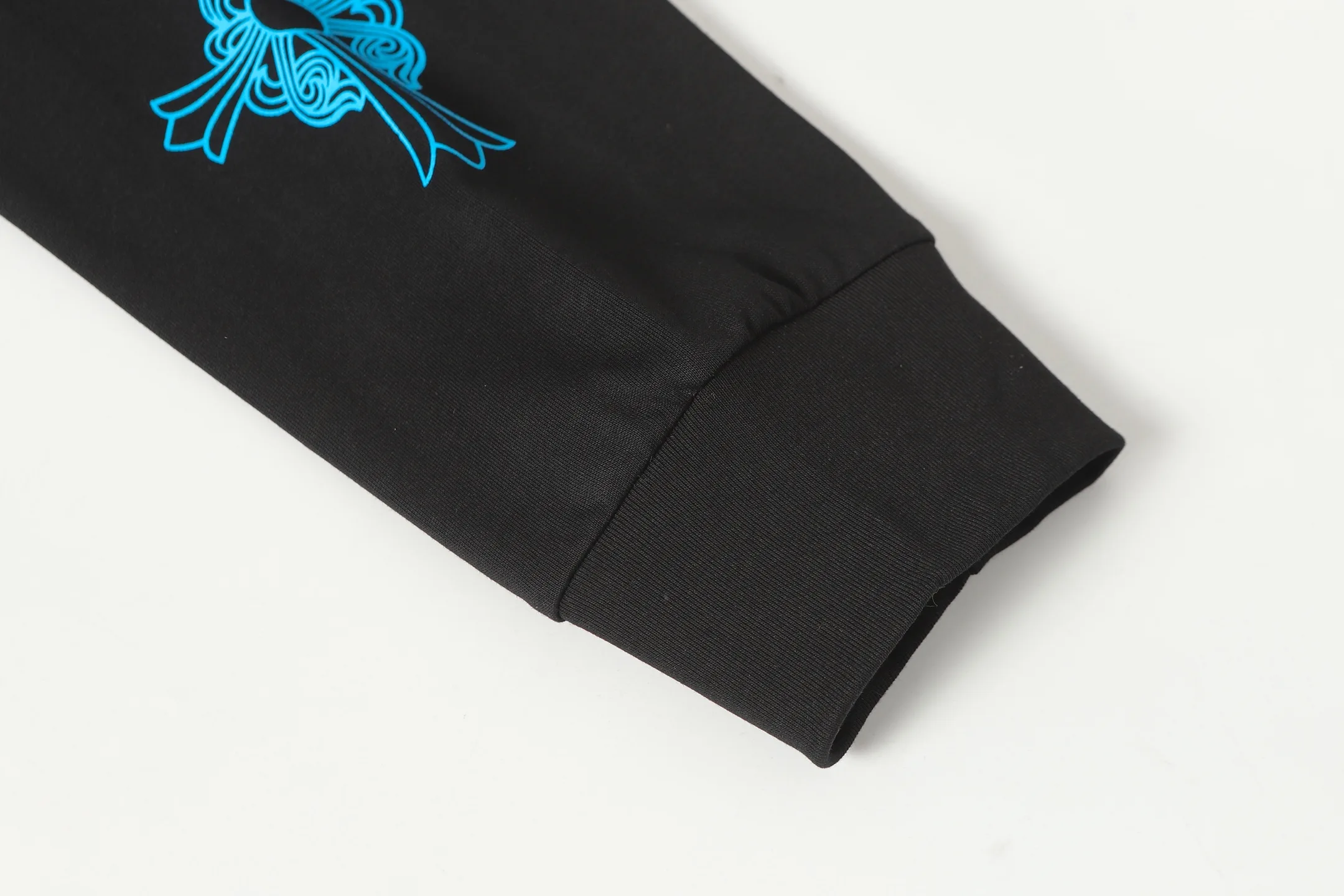 Logo Print Long-Sleeve Cotton T-Shirt D10013905 — view 11