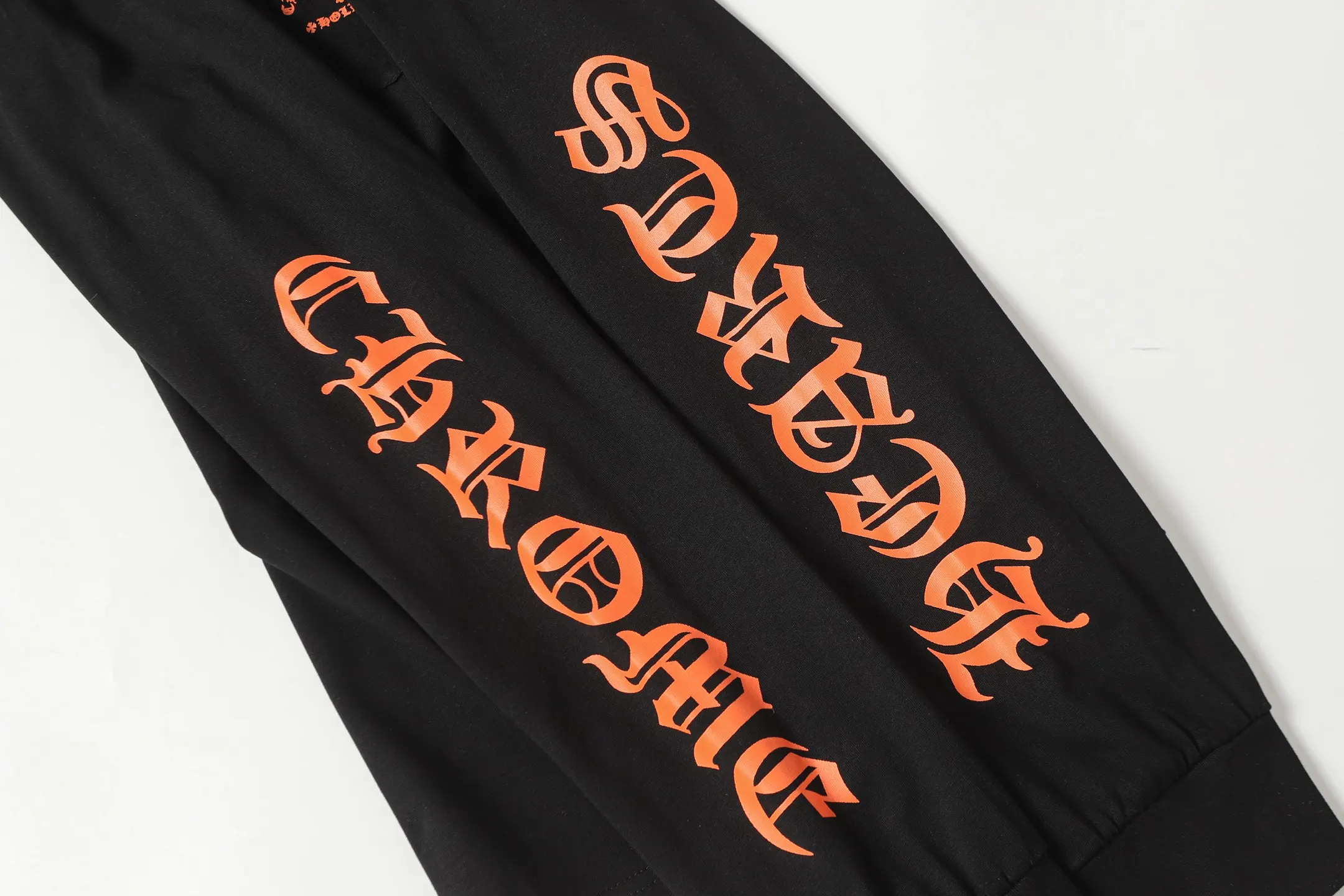 Logo Print Long-Sleeve Pocket T-Shirt D10013902 — view 7