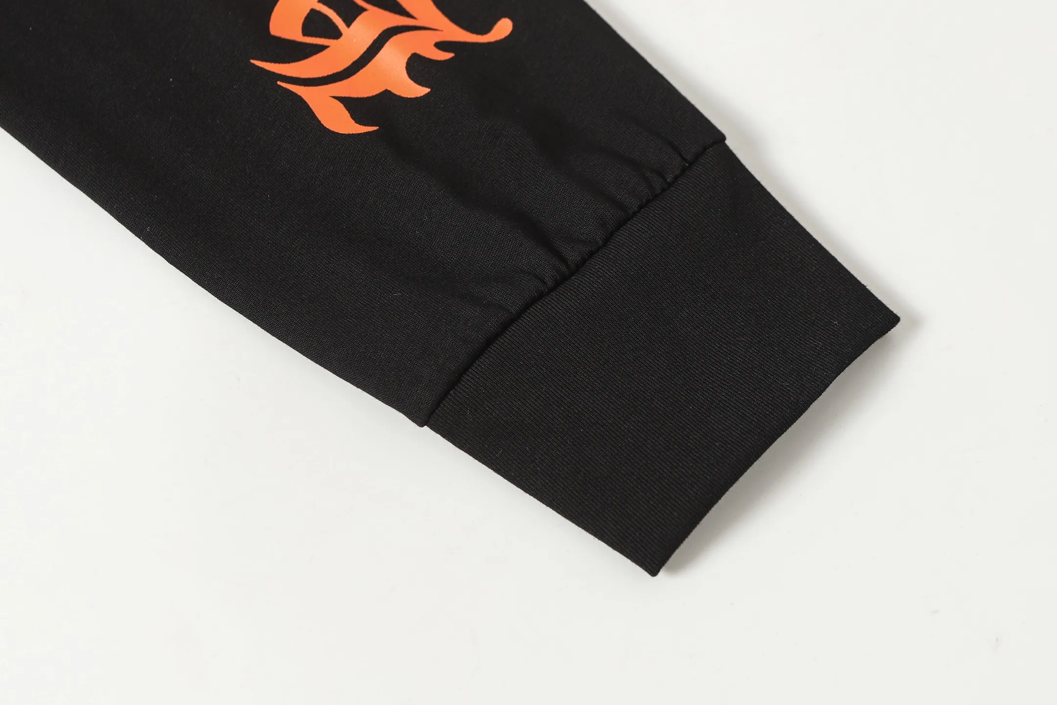 Logo Print Long-Sleeve Pocket T-Shirt D10013902 — view 11