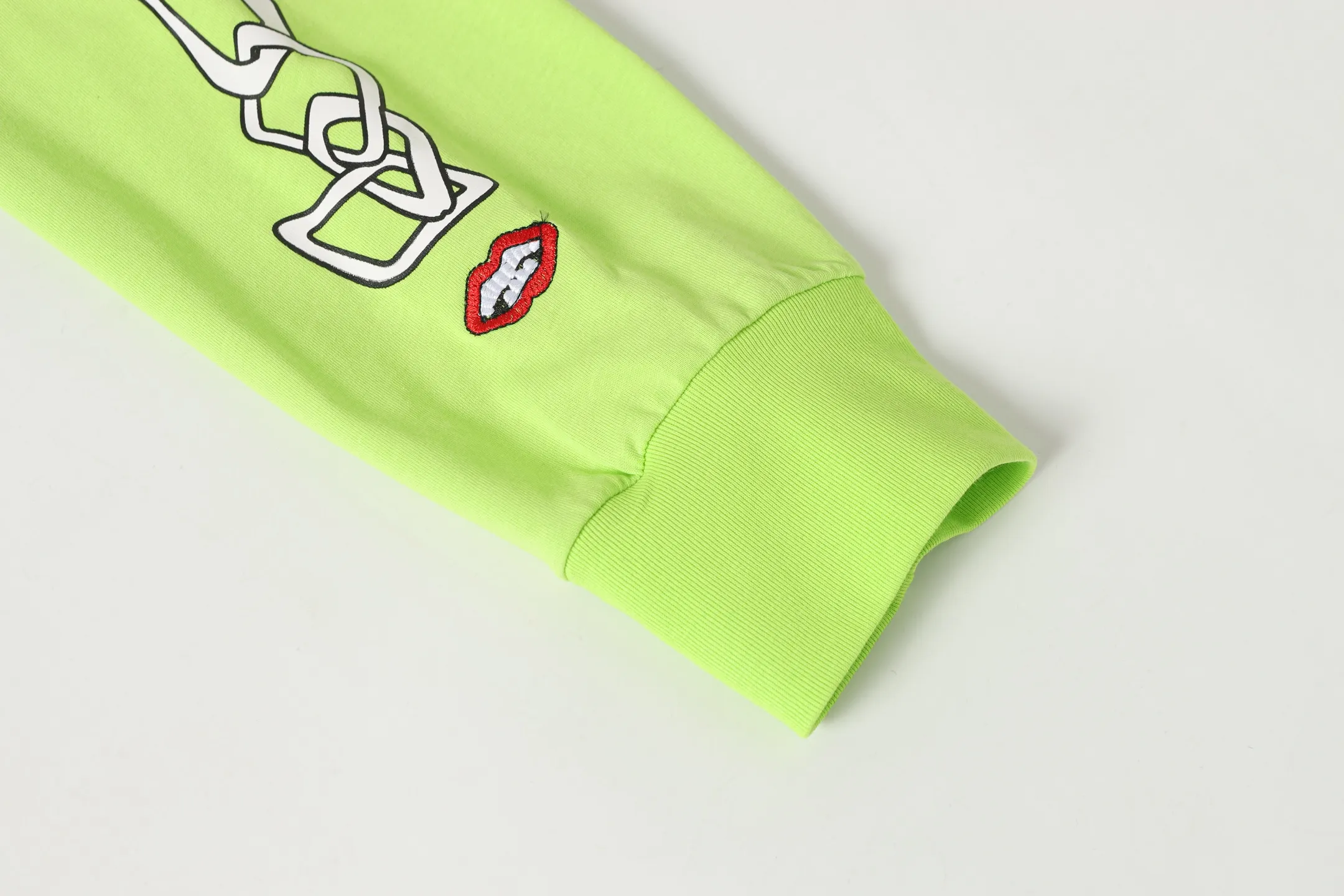 Graffiti Print Long-Sleeve T-Shirt D10013880 — view 9