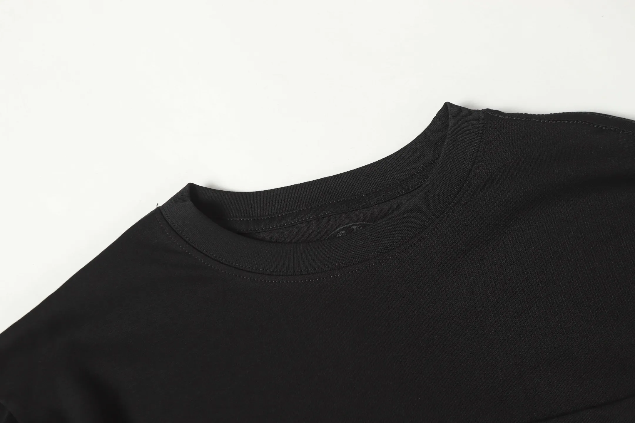 Logo Print Long-Sleeve T-Shirt D10013894 — view 4