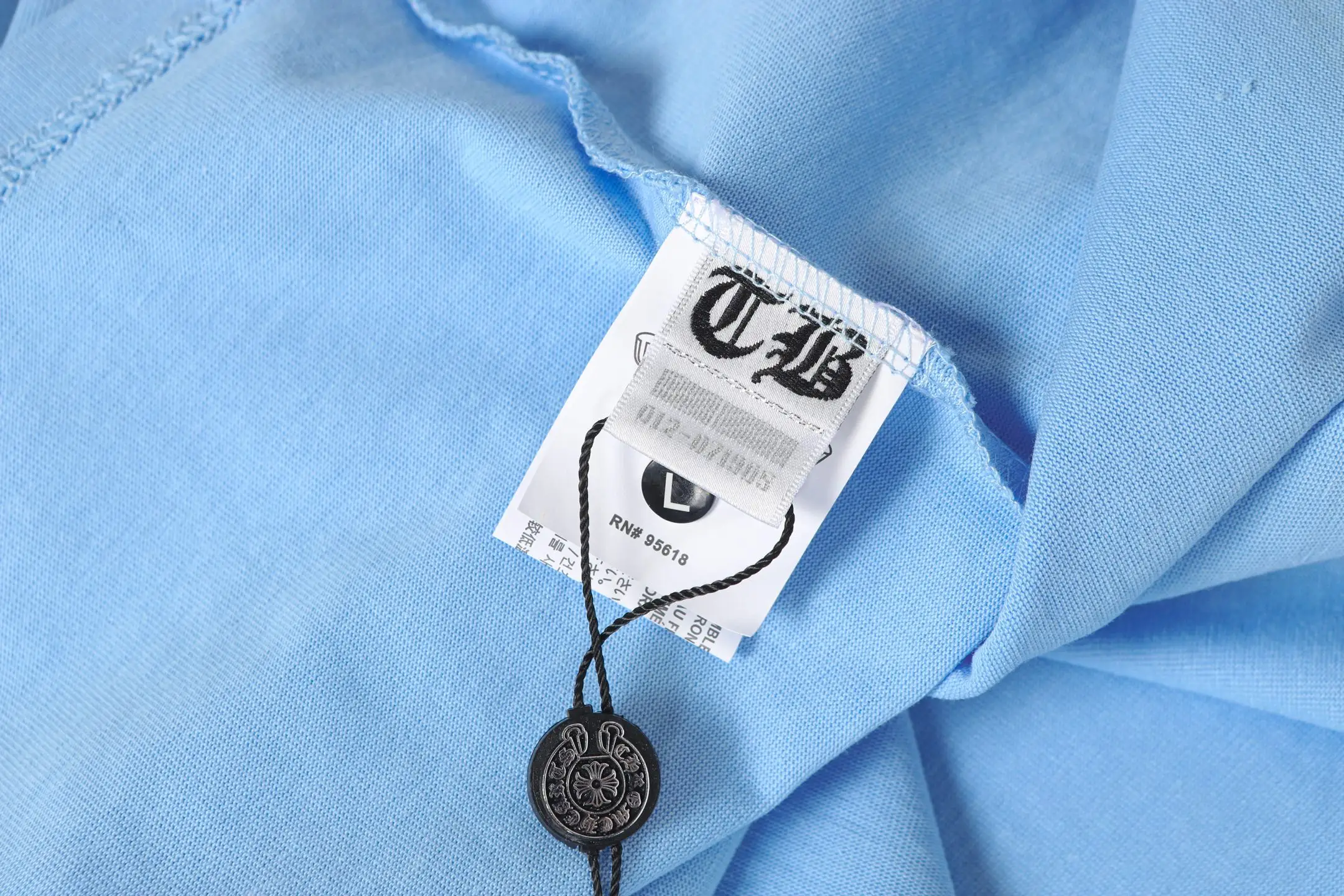 Dagger Print Long-Sleeve T-Shirt D10013878 — view 8