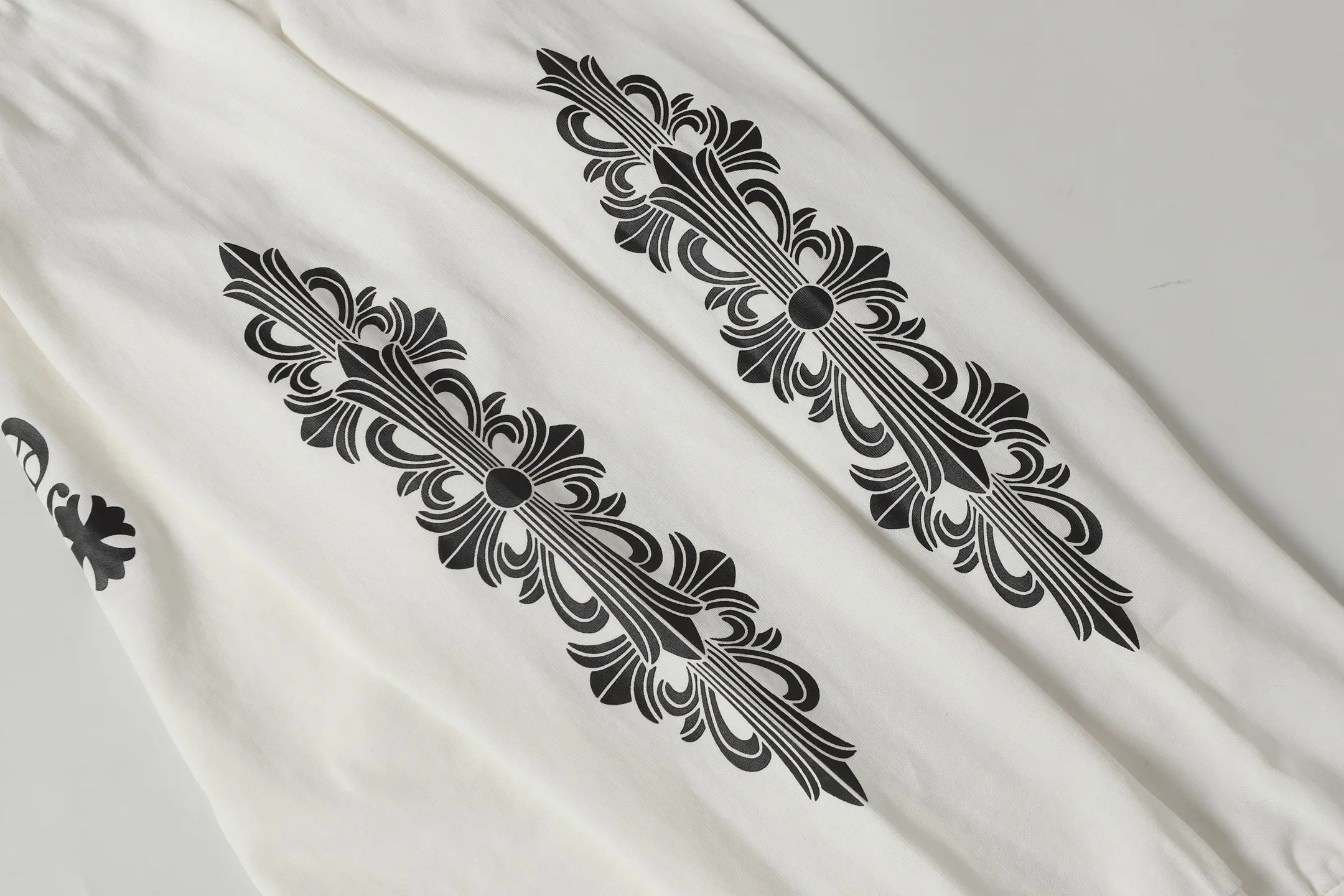 Logo-Print Cotton-Jersey Long-Sleeve T-Shirt D10013887 — view 8