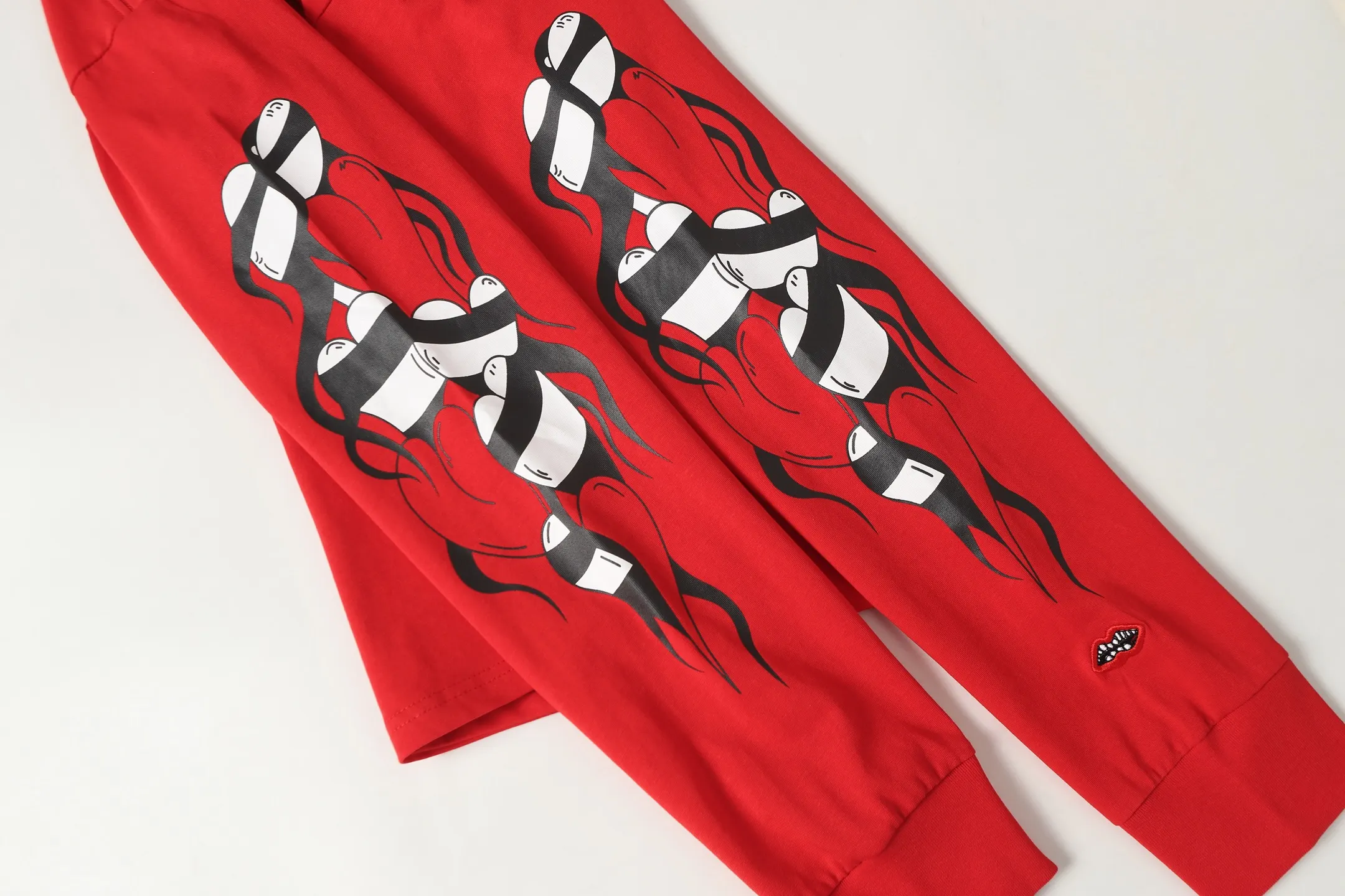 Graffiti Print Long-Sleeve T-Shirt D10013978 — view 9