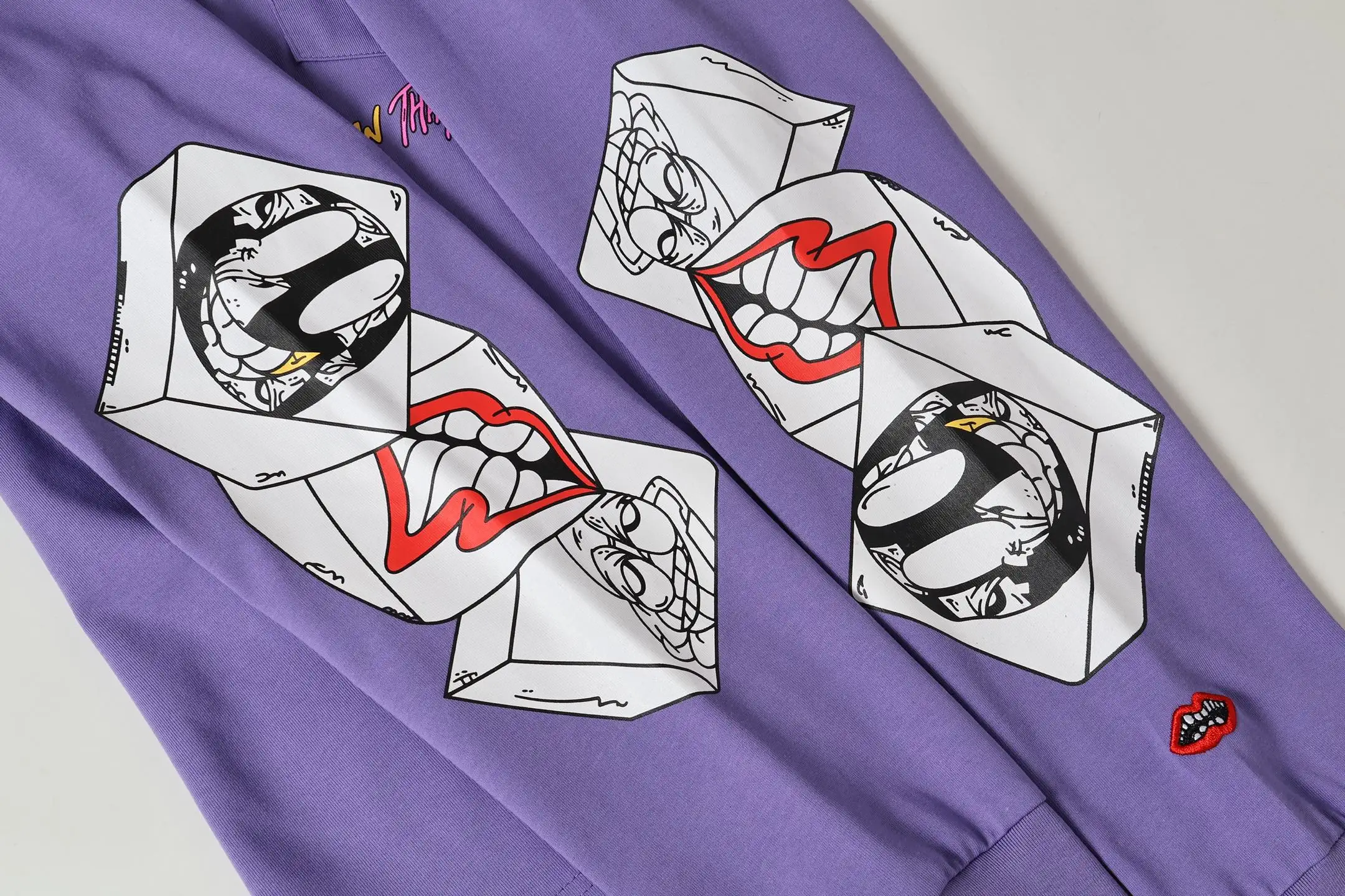 Graffiti Print Long-Sleeve Pocket T-Shirt D10013977 — view 7