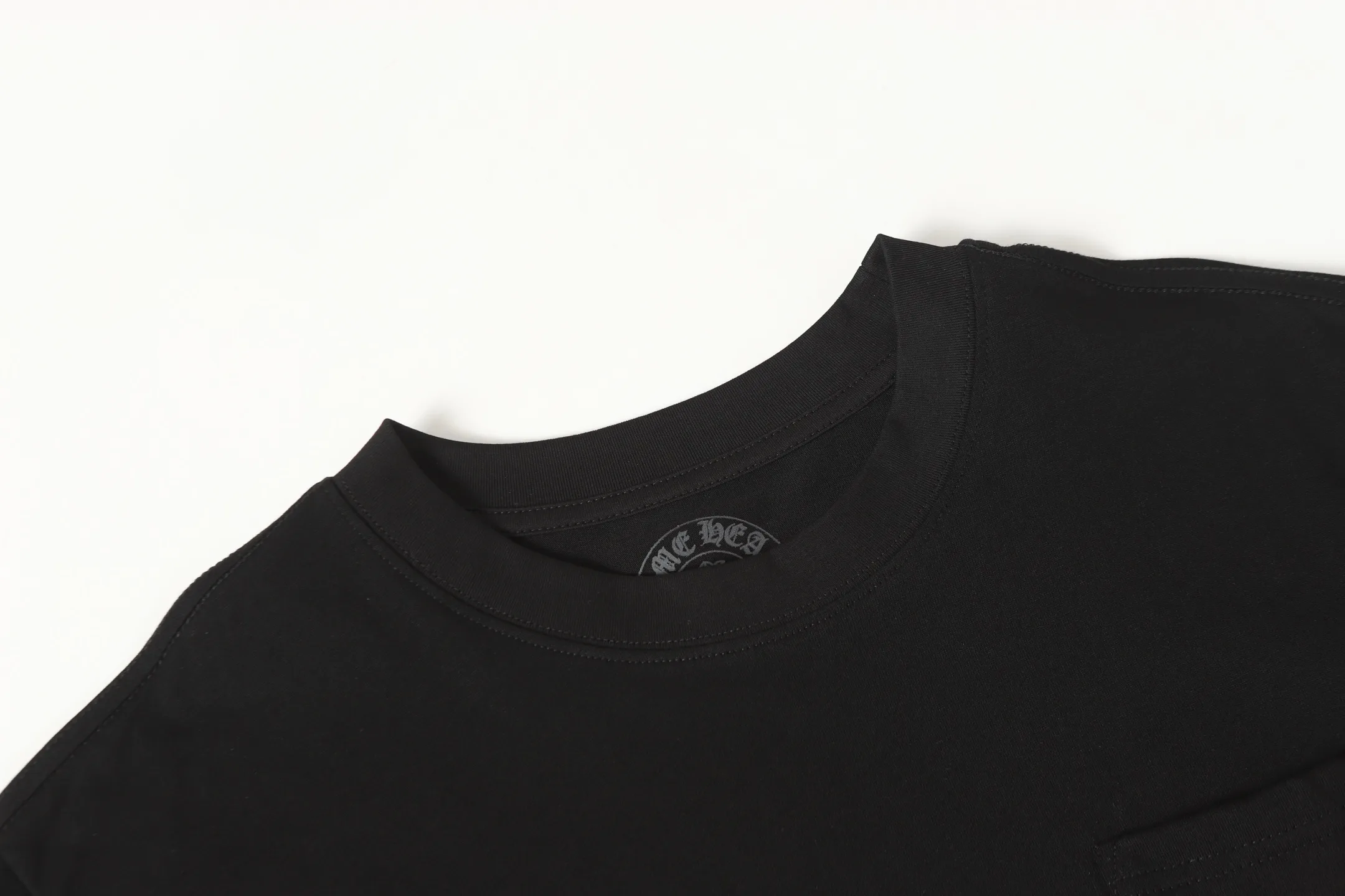 Multi-Color Cross Pocket T-Shirt D10014011 — view 3