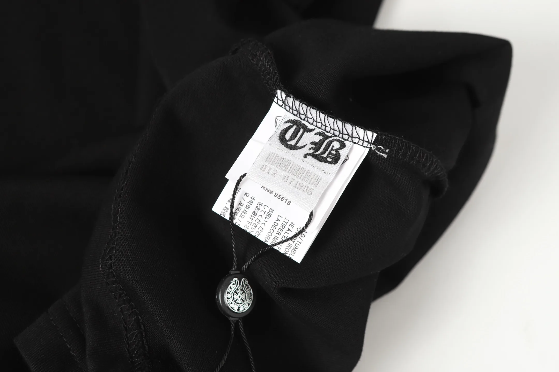 Multi-Color Cross Pocket T-Shirt D10014011 — view 8