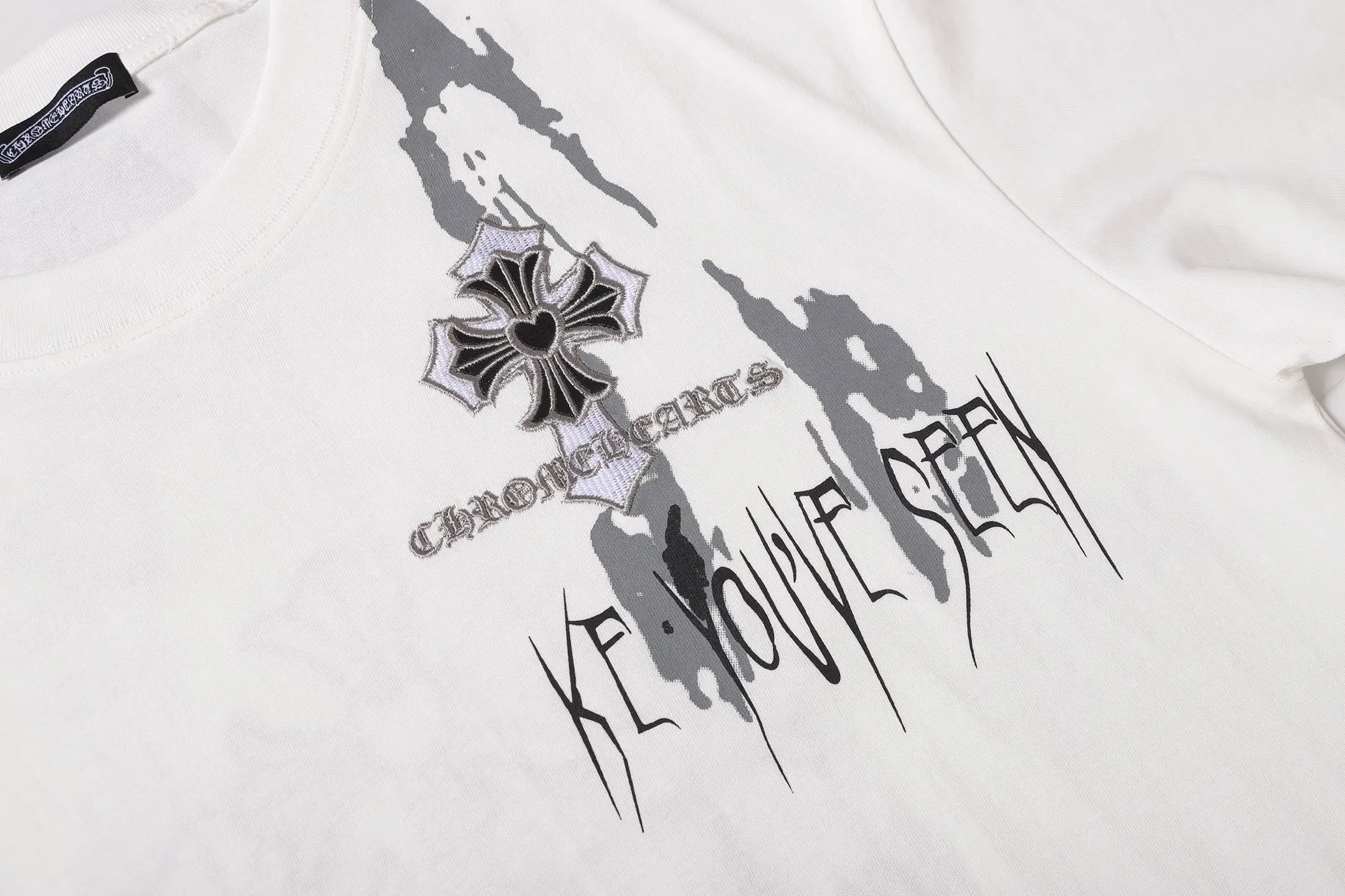 Chrome Hearts Cross Graphic Embroidered T-Shirt D11014099 — view 6