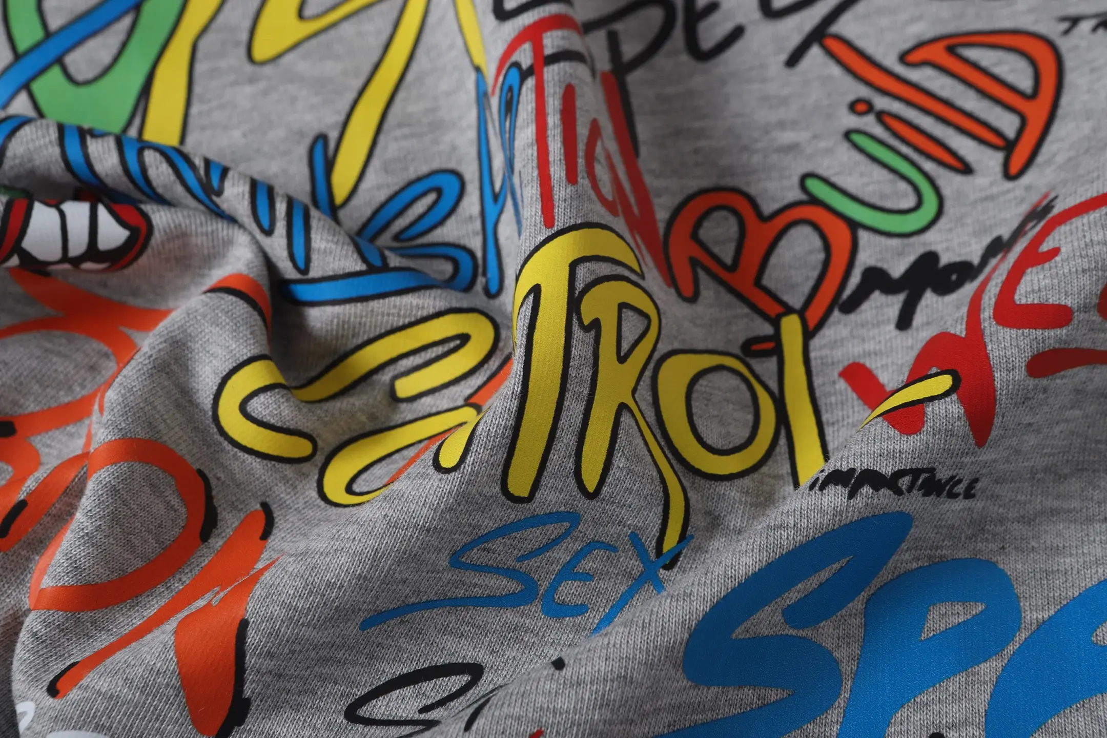Graffiti Print Pocket T-Shirt D9514019 — view 10