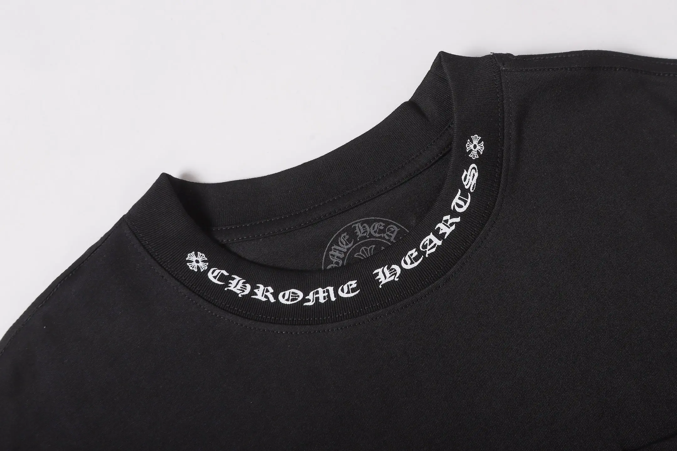 Logo-Embroidered Mock-Neck Cotton T-Shirt D9514024 — view 4