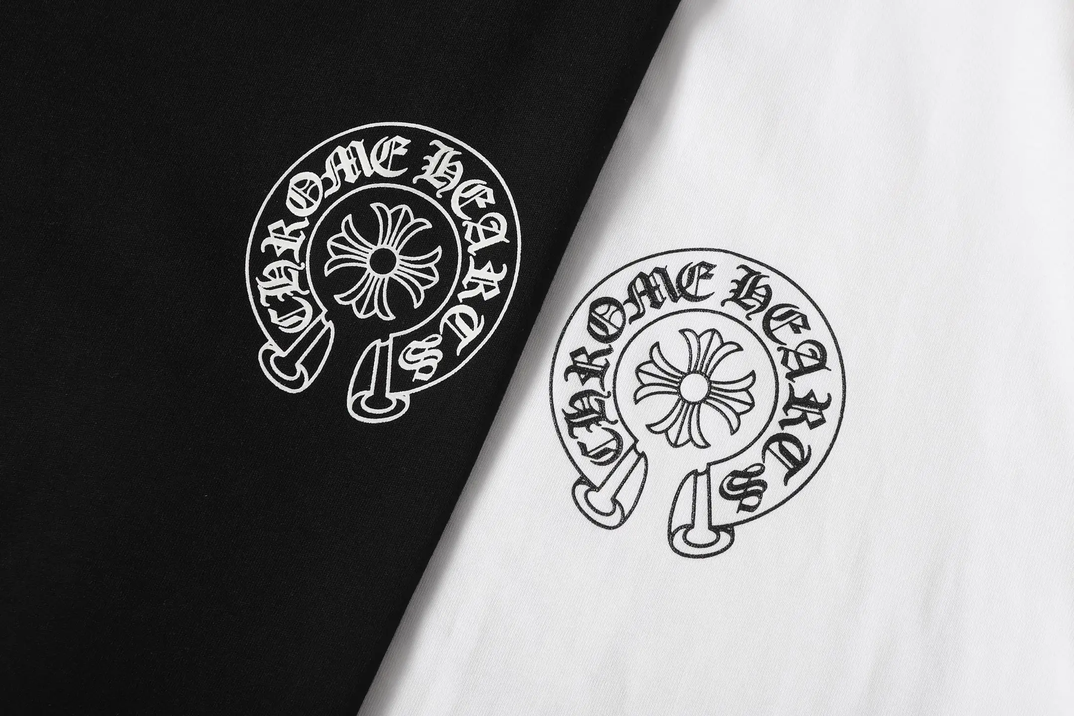 Horseshoe Logo Glow-in-the-Dark T-Shirt D10014110 — view 8