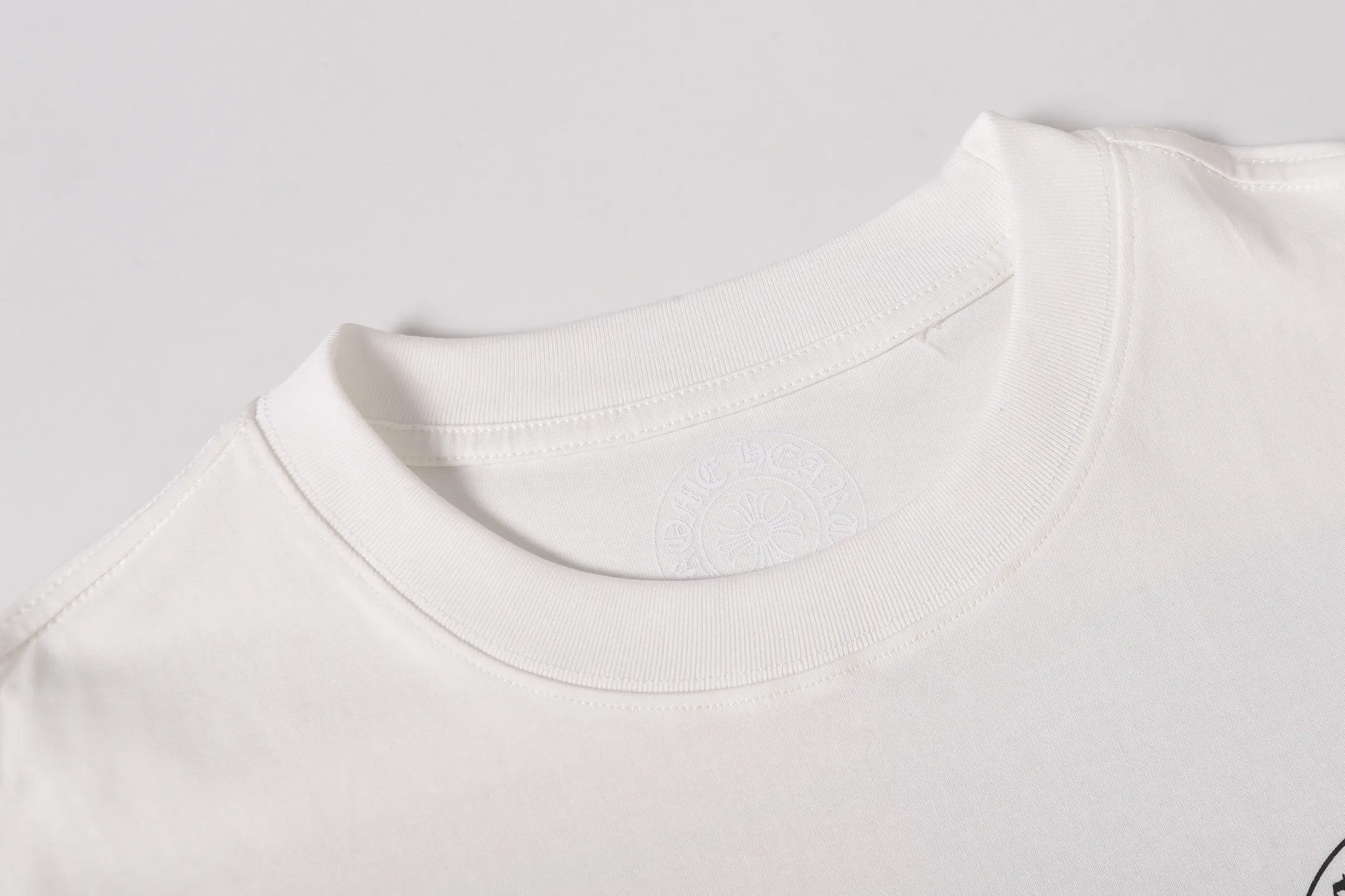 Chrome Hearts Horseshoe Flag Print T-Shirt D9514105 — view 4