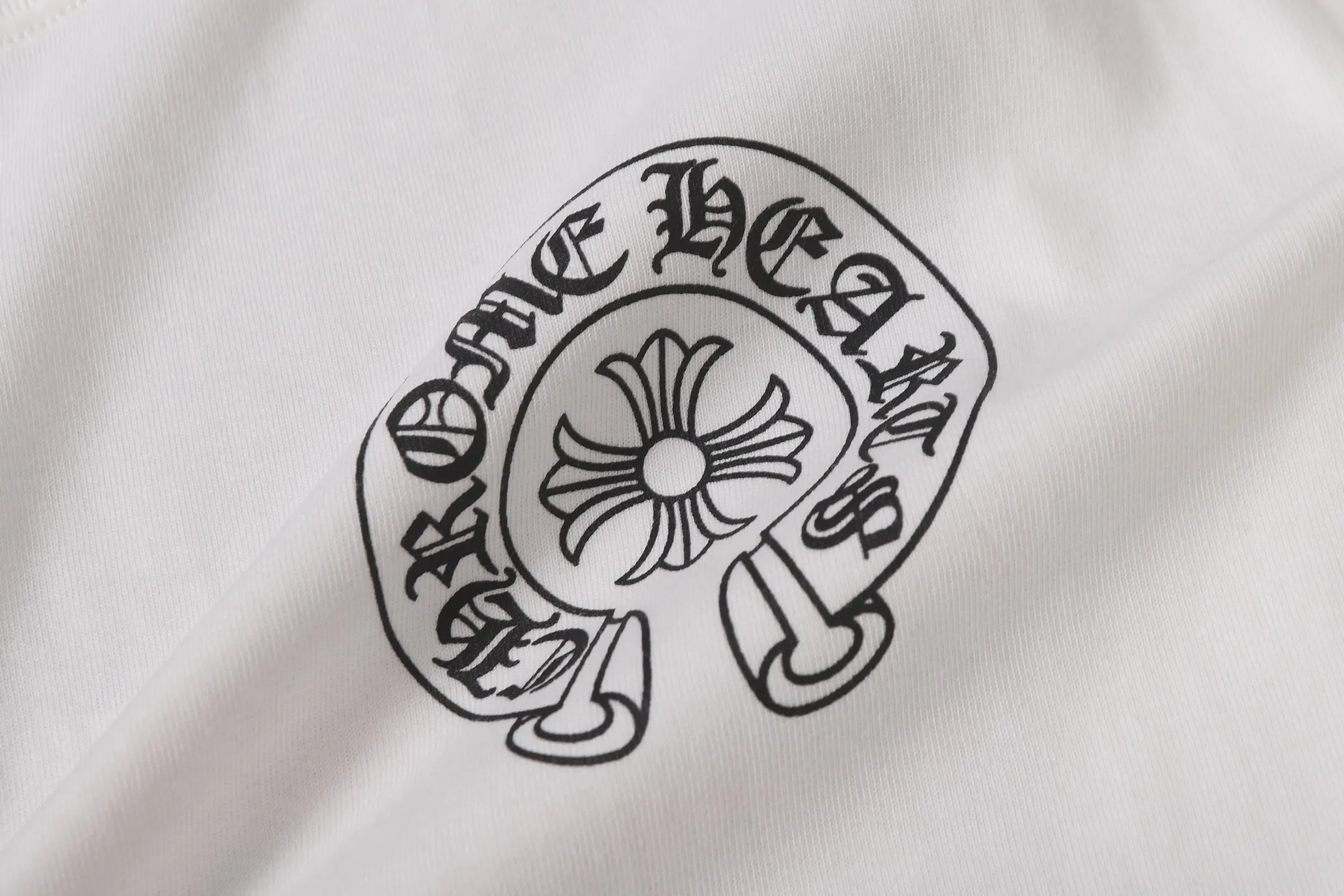 Chrome Hearts Horseshoe Flag Print T-Shirt D9514105 — view 7