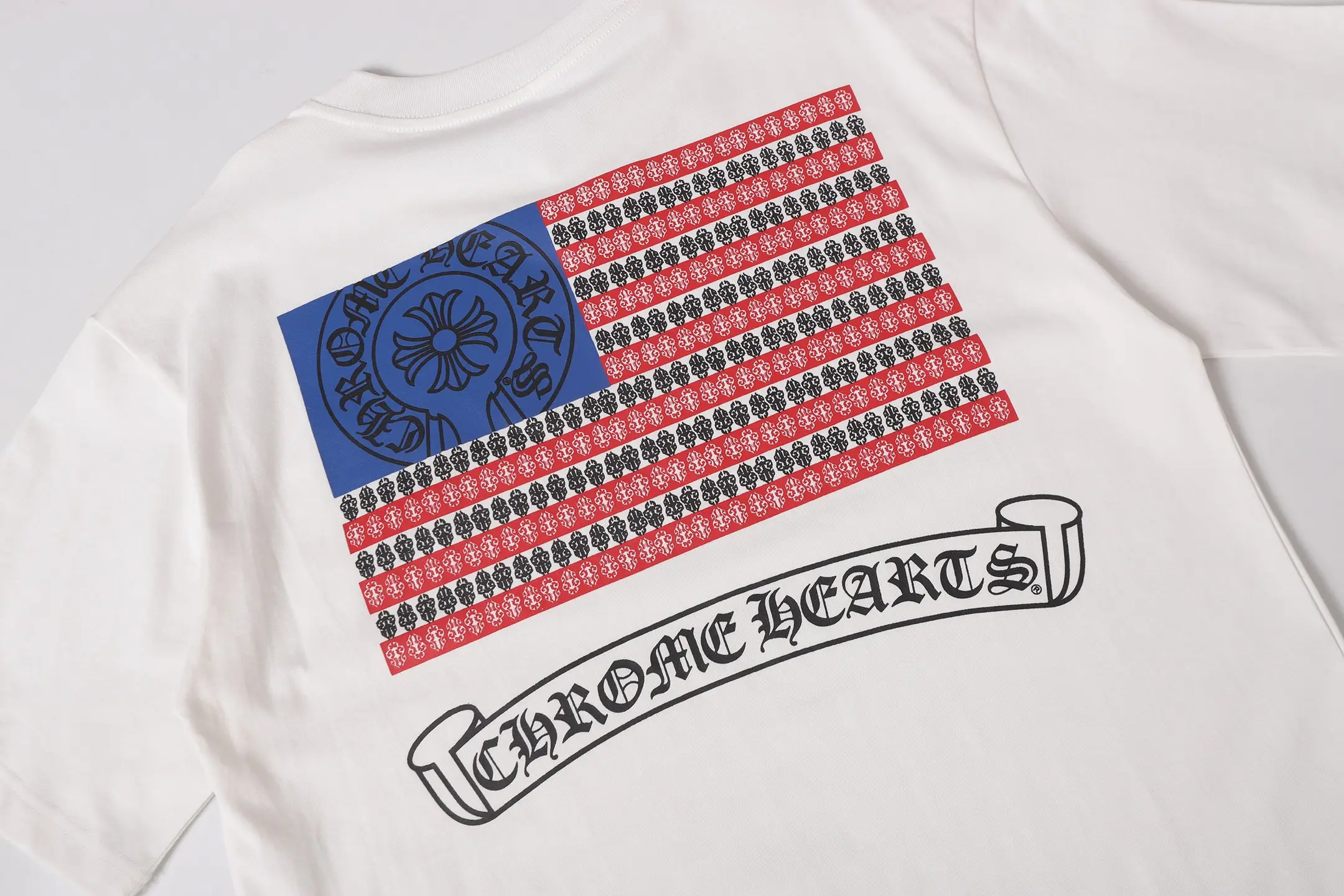 Chrome Hearts Horseshoe Flag Print T-Shirt D9514105 — view 8