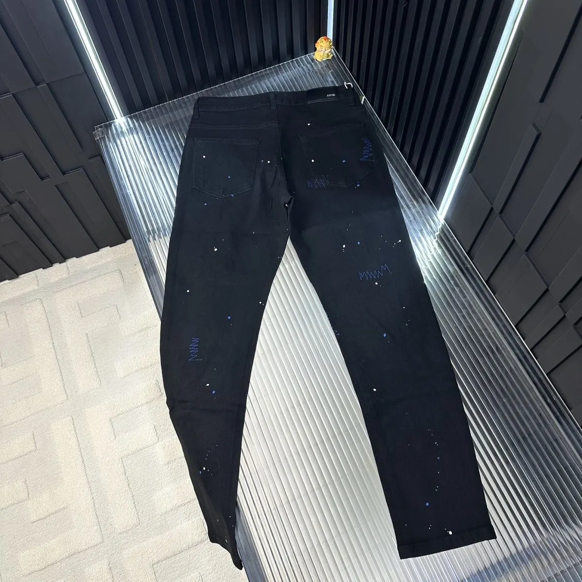 Distressed Slim-Fit Graphic Jeans D15423119 — view 2