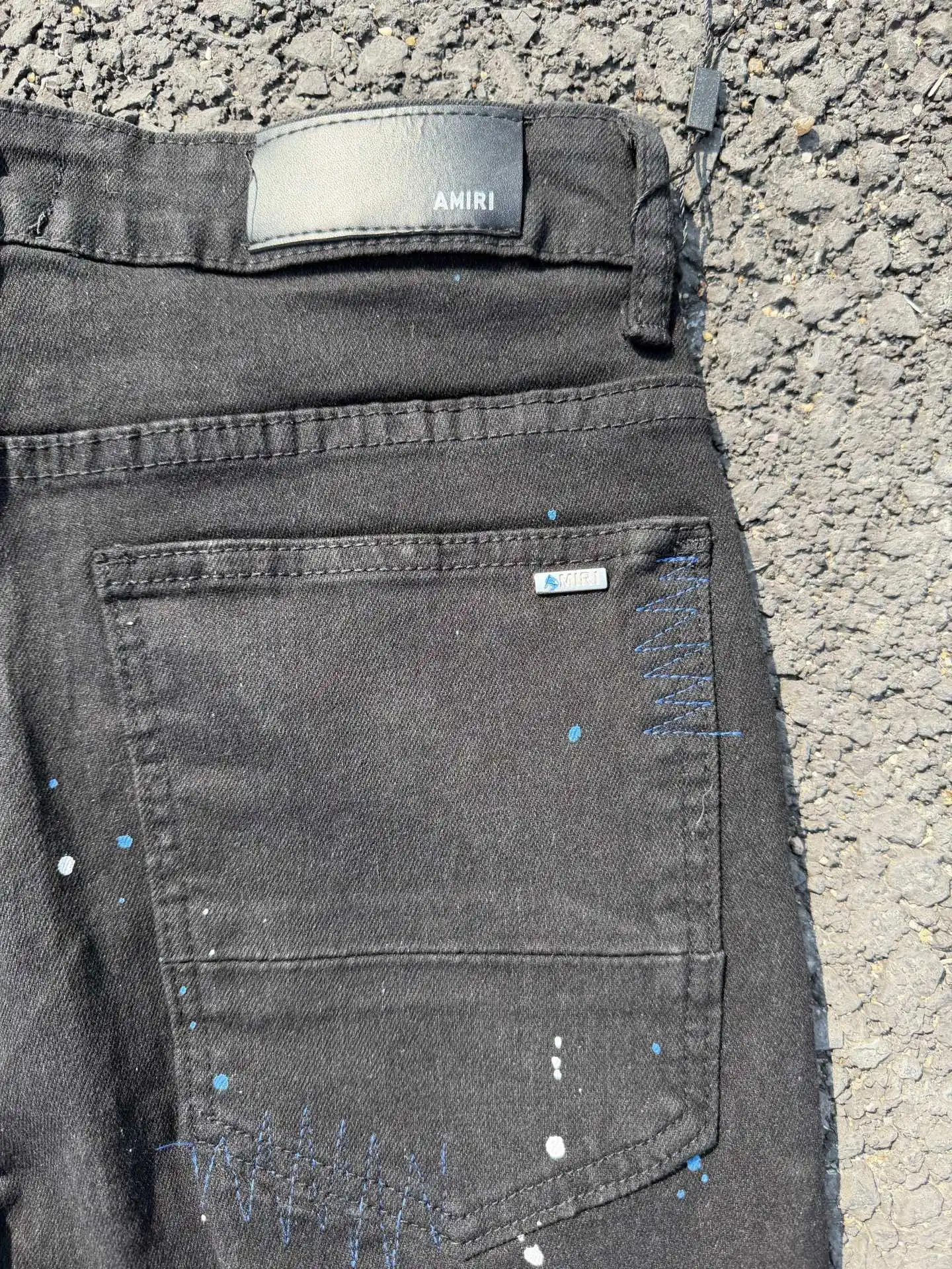Distressed Slim-Fit Graphic Jeans D15423119 — view 11