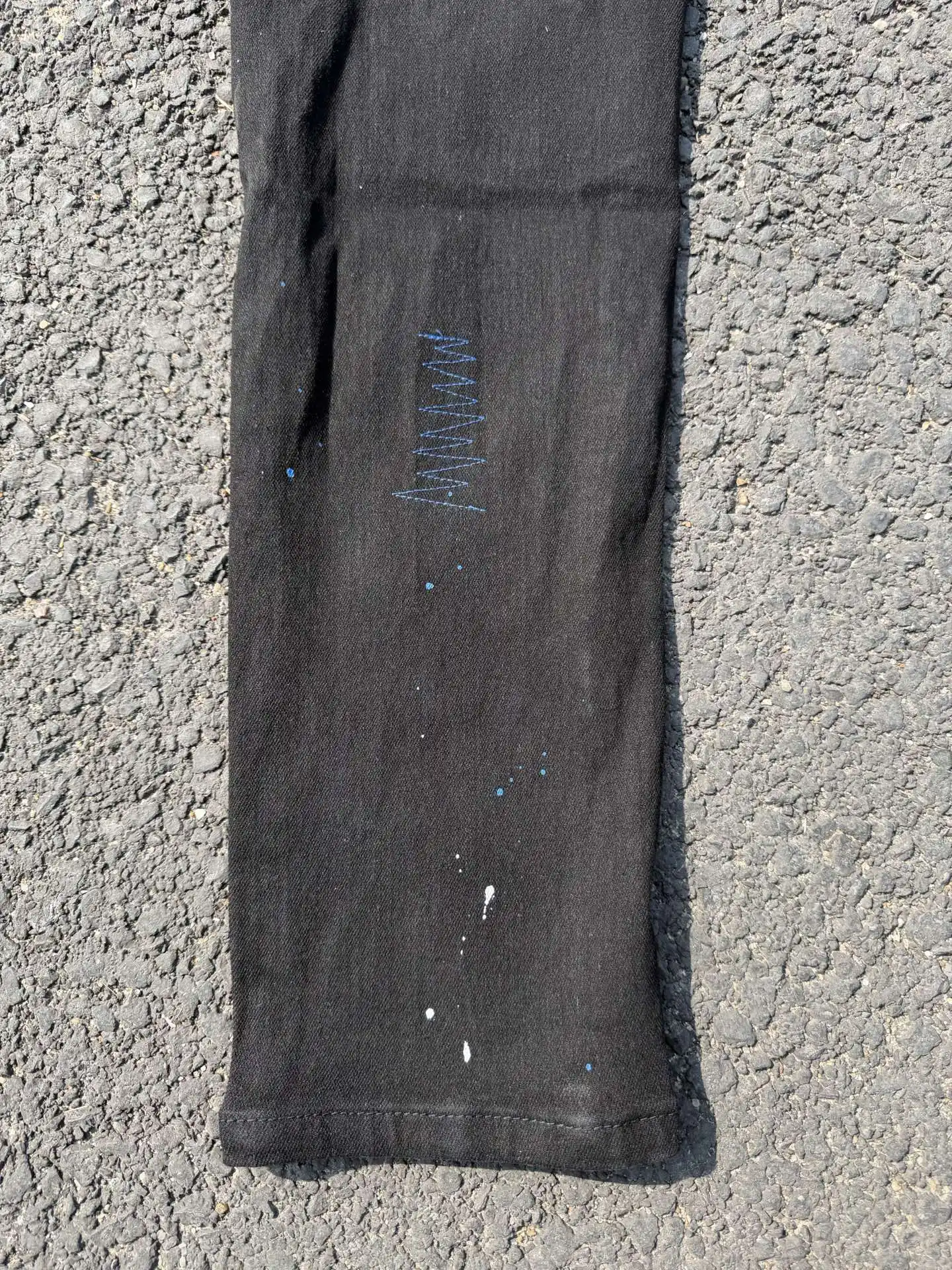 Distressed Slim-Fit Graphic Jeans D15423119 — view 14