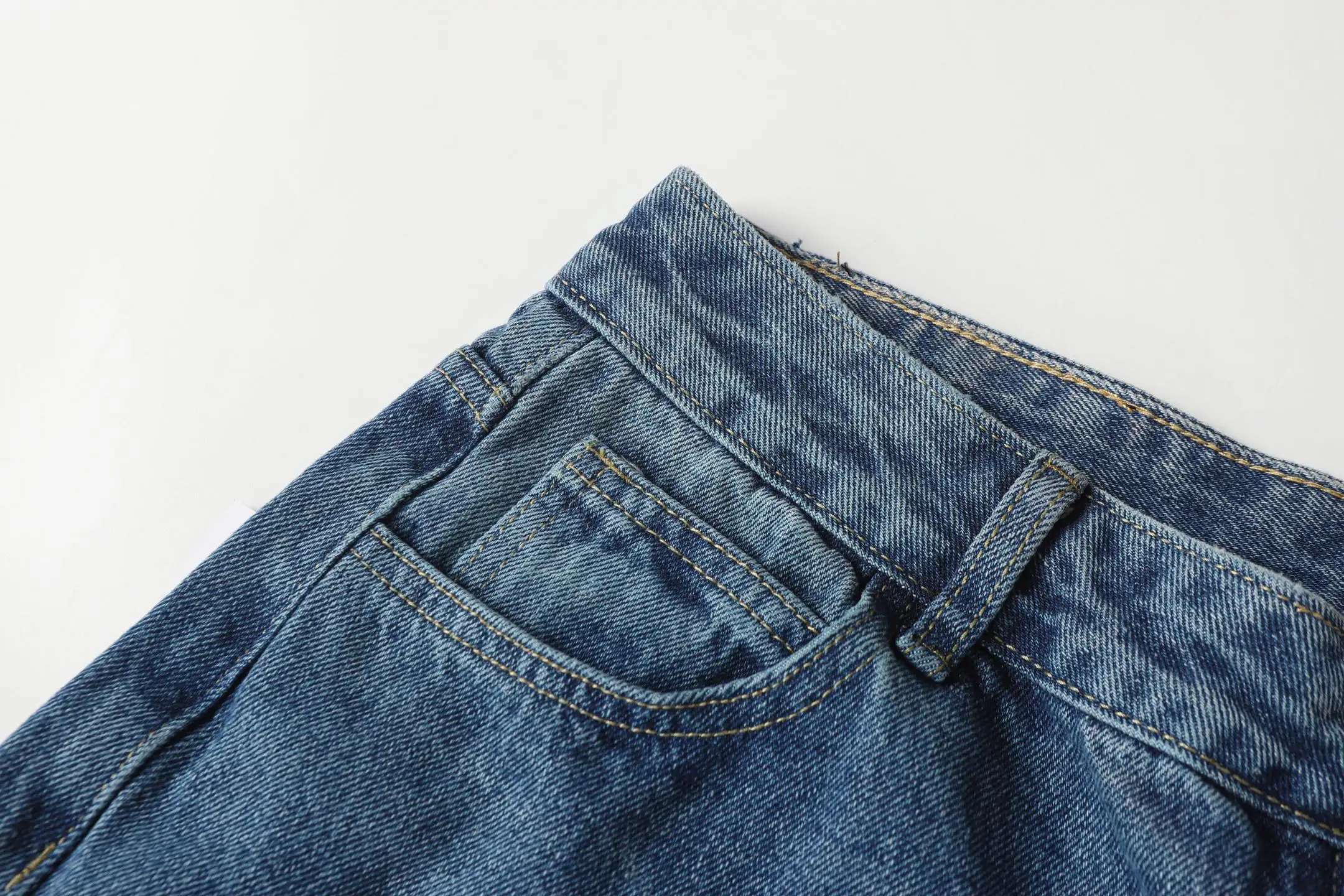 Cross-Patch Appliqué Straight-Leg Jeans D15513882 — view 6