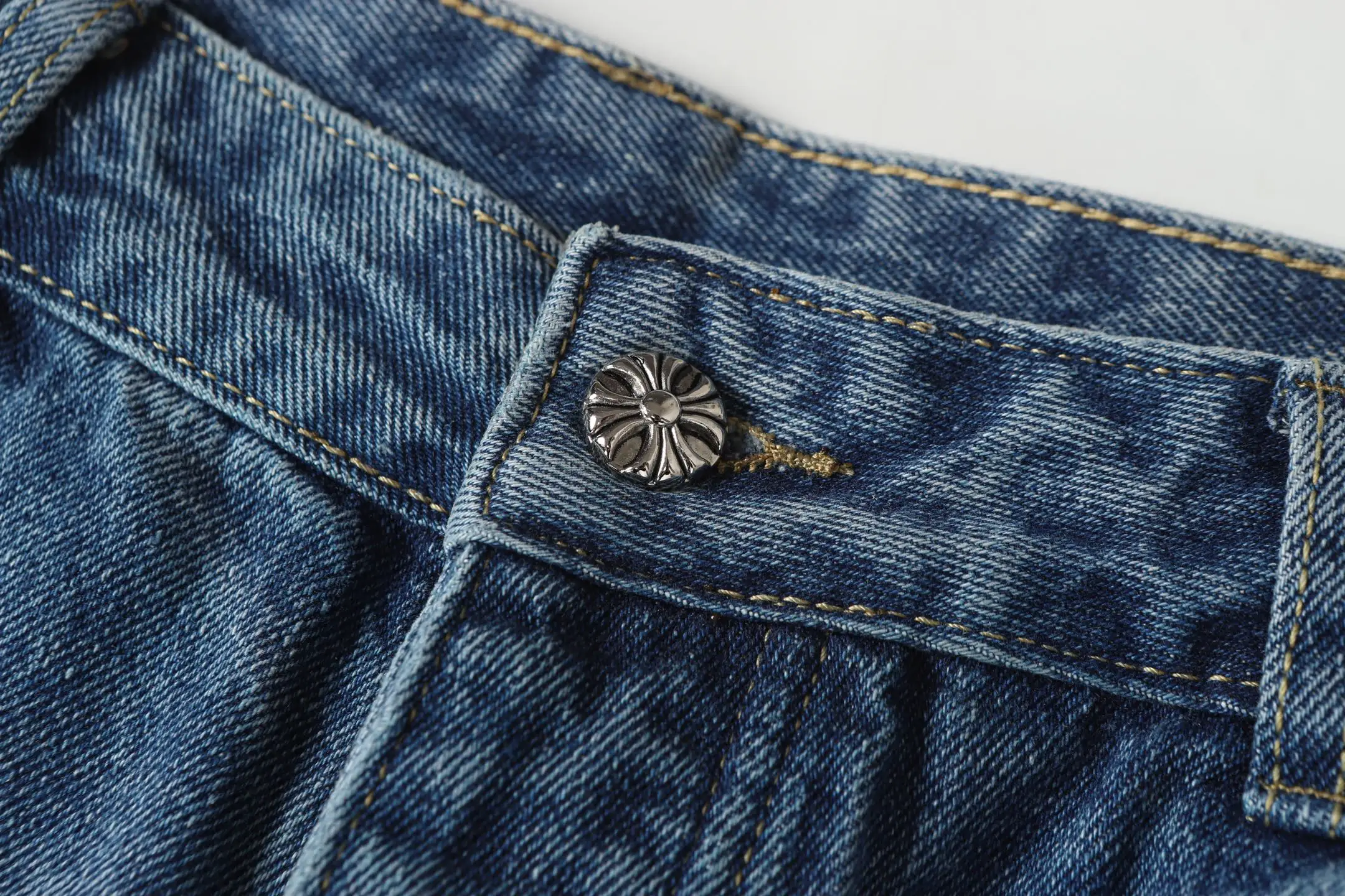 Cross-Patch Appliqué Straight-Leg Jeans D15513882 — view 9