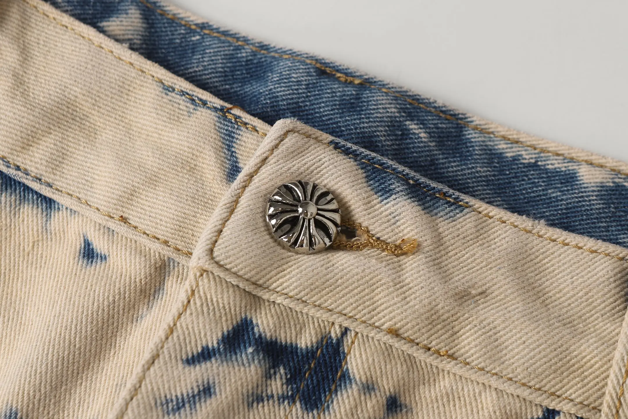 Cross Patch Acid-Wash Straight-Leg Jeans D17513990 — view 8