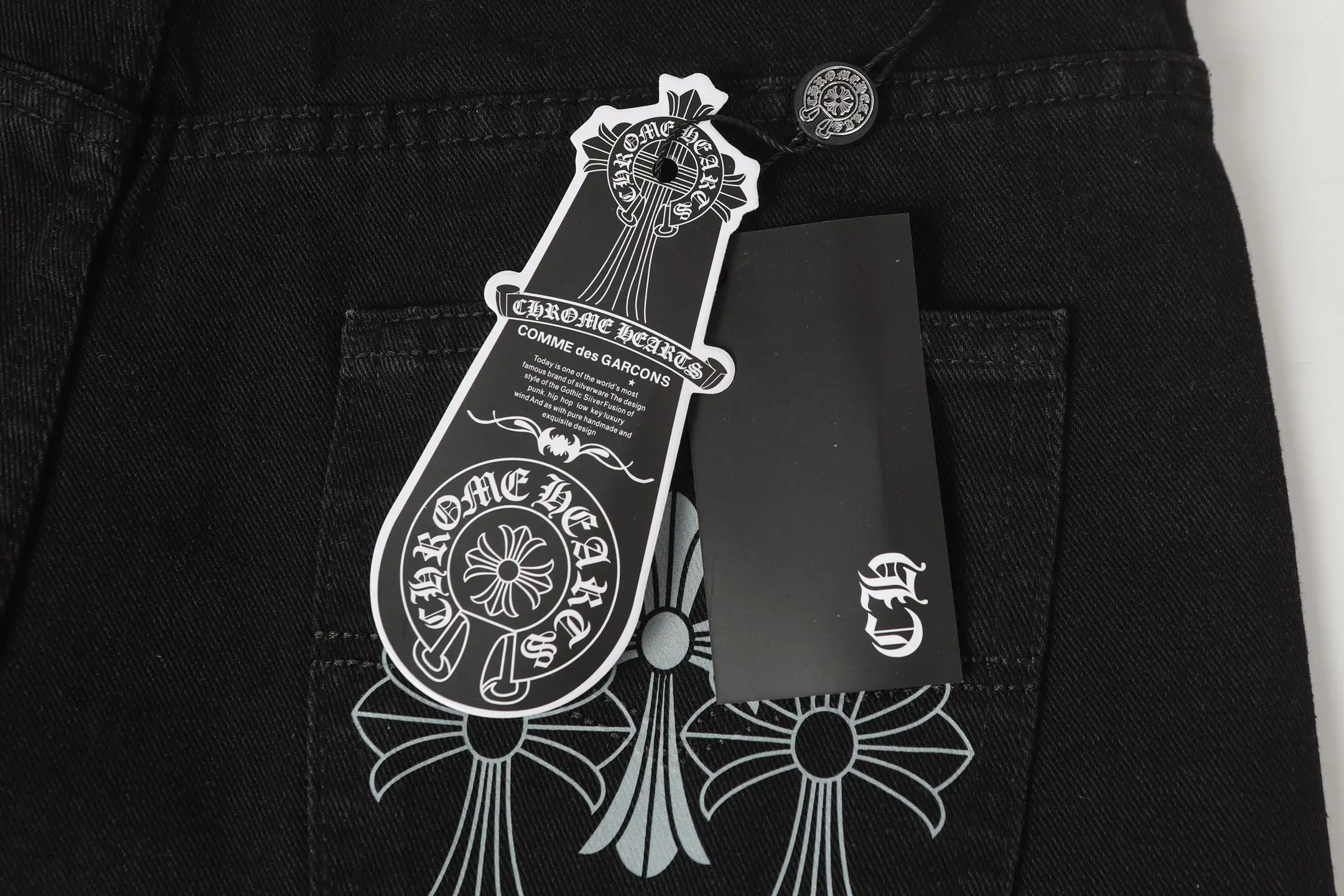 Cross Patch Embroidered Straight-Leg Jeans D14014000 — view 12