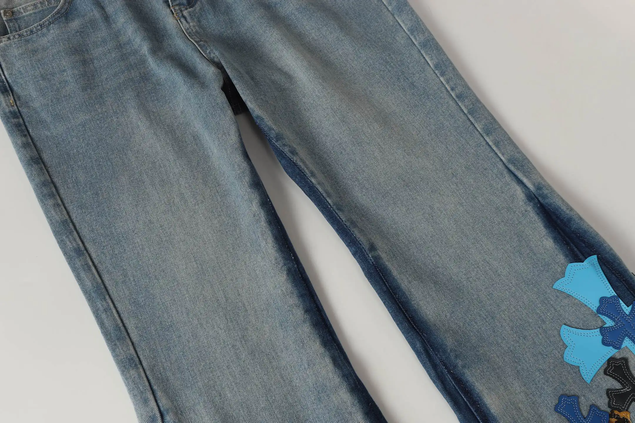 Cross Patch Flared Jeans D17013989 — view 9