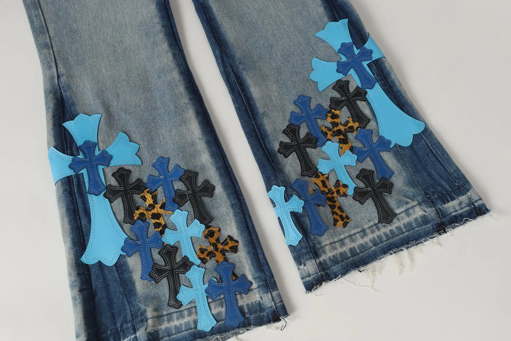 Cross Patch Flared Jeans D17013989 — view 10