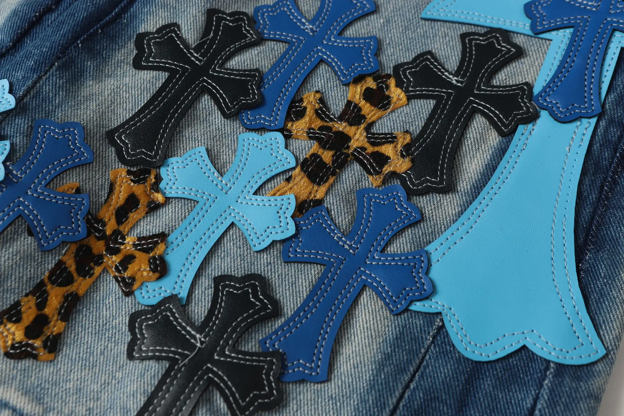 Cross Patch Flared Jeans D17013989 — view 12