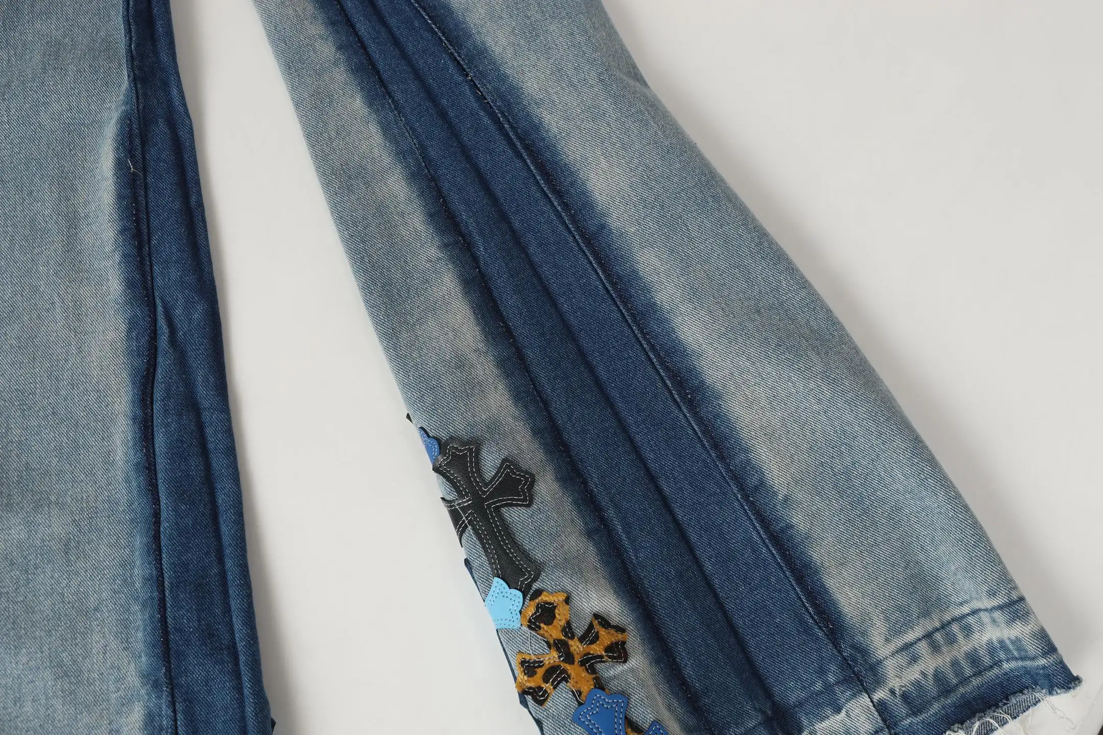 Cross Patch Flared Jeans D17013989 — view 17