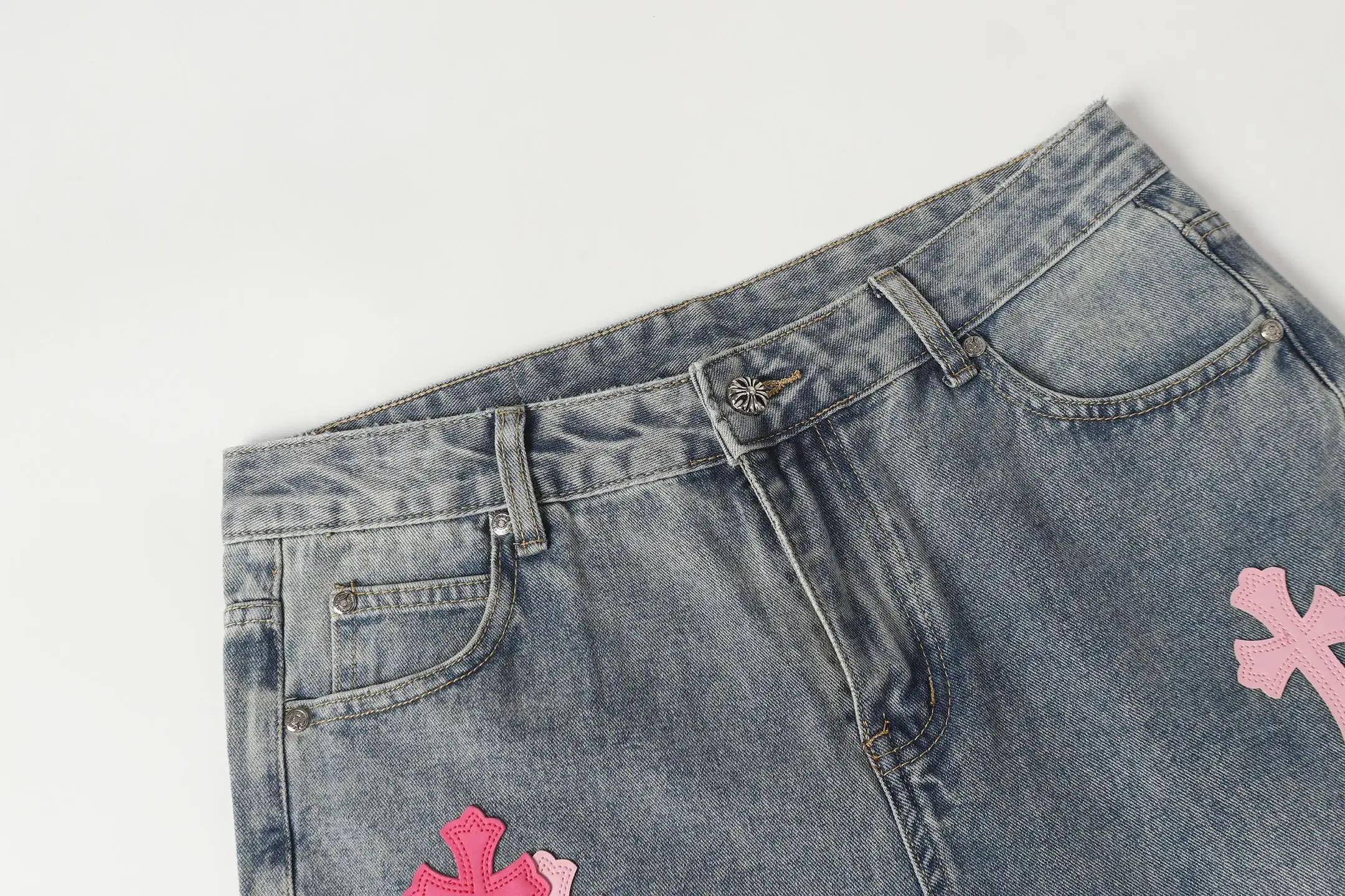 Cross Patch Embroidered Straight-Leg Jeans D15014090 — view 5
