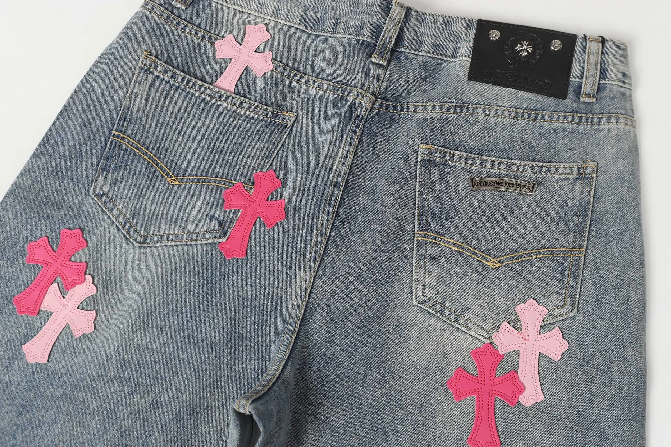 Cross Patch Embroidered Straight-Leg Jeans D15014090 — view 9