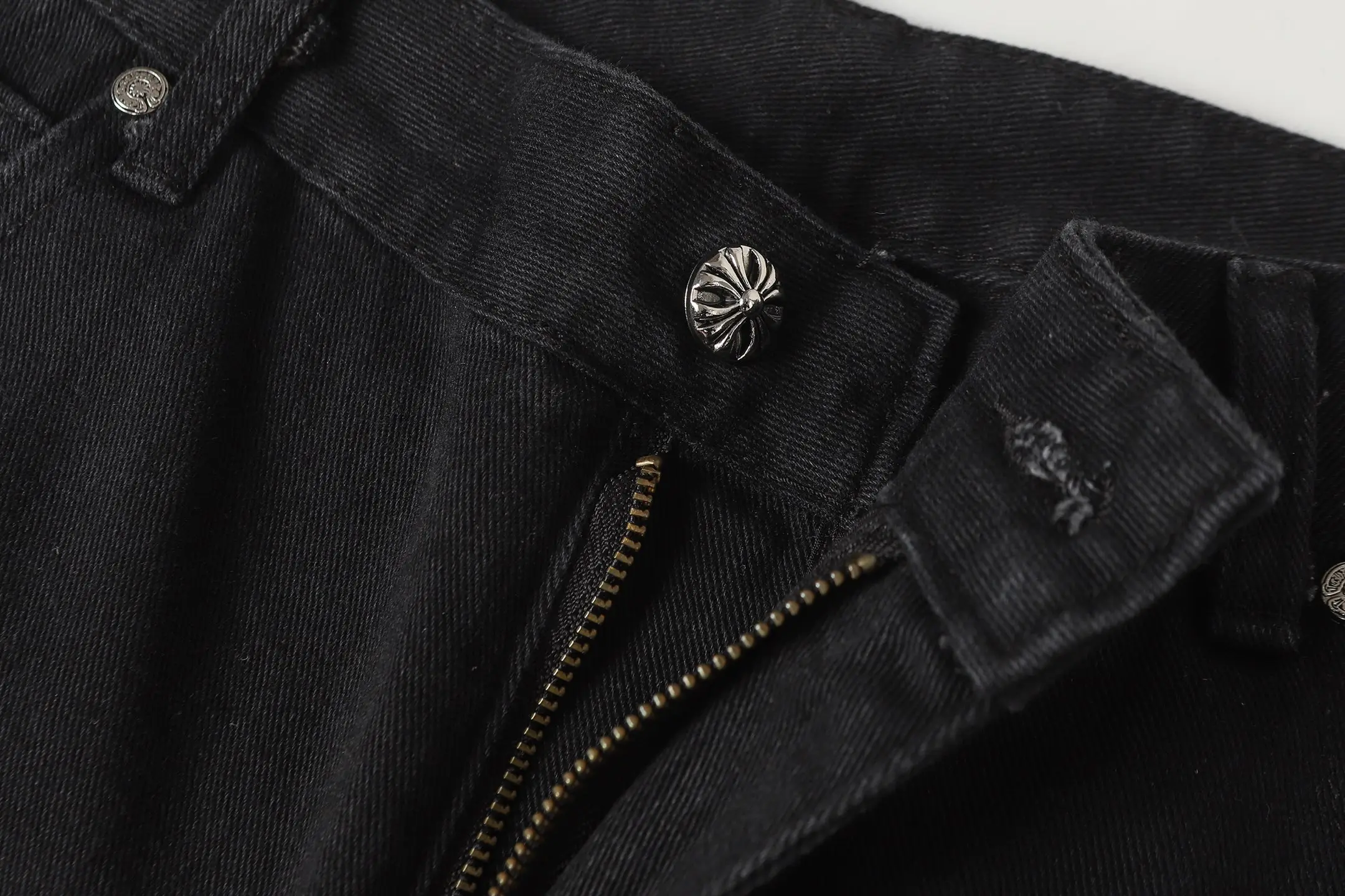 Cross Patch Straight-Leg Jeans D15014086 — view 5