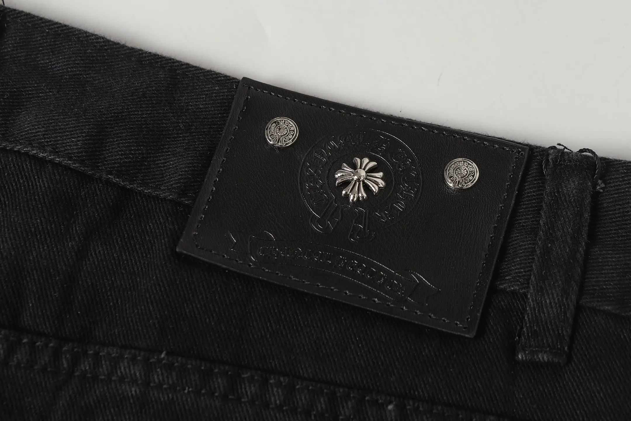 Cross Patch Straight-Leg Jeans D15014086 — view 7