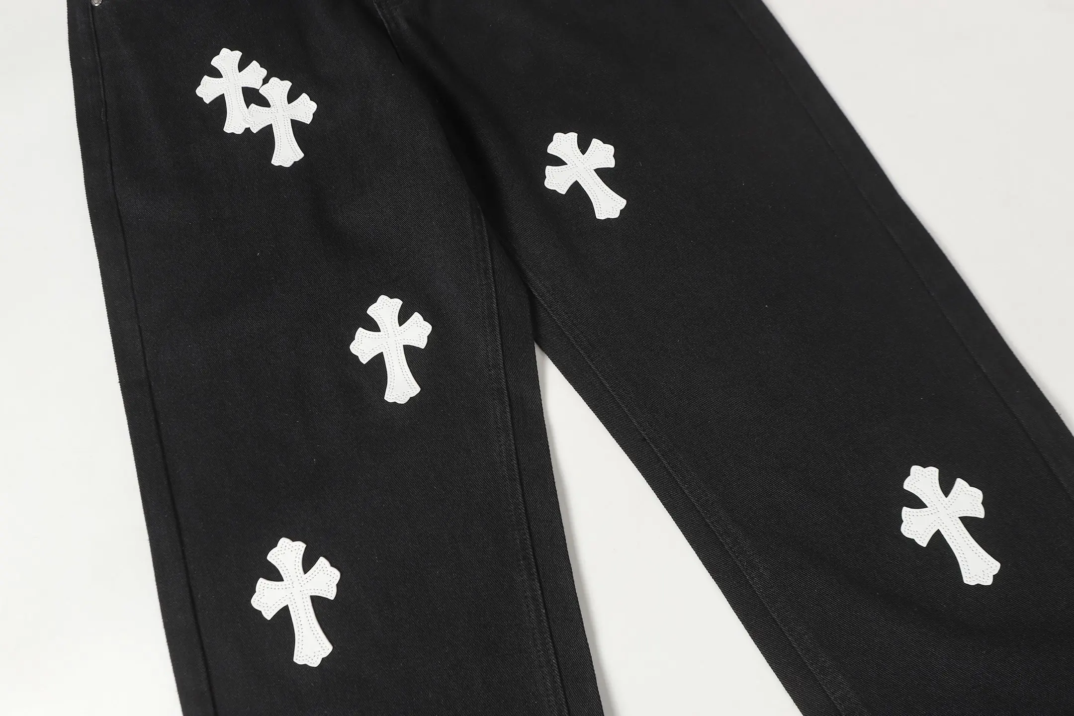 Cross Patch Straight-Leg Jeans D15014086 — view 9