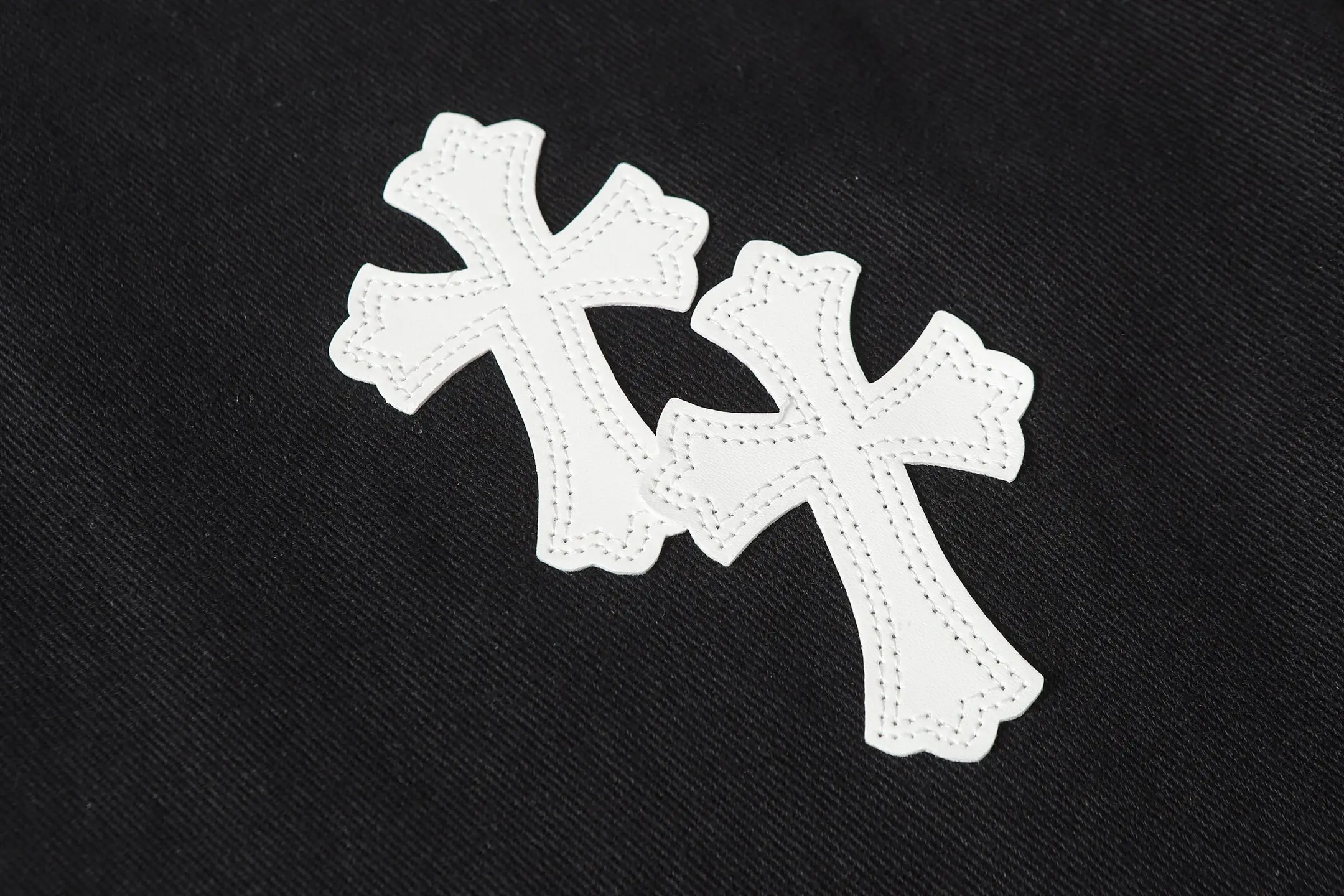 Cross Patch Straight-Leg Jeans D15014086 — view 11