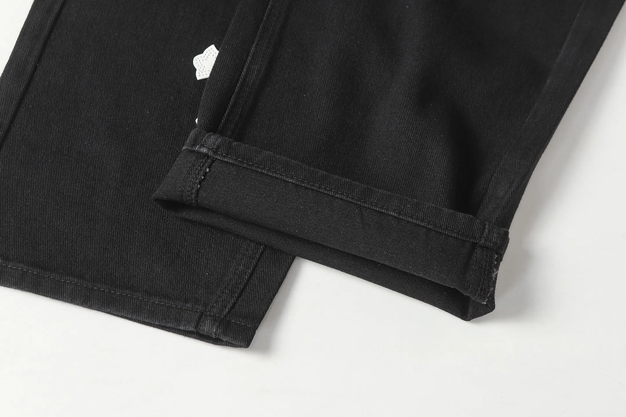 Cross Patch Straight-Leg Jeans D15014086 — view 12