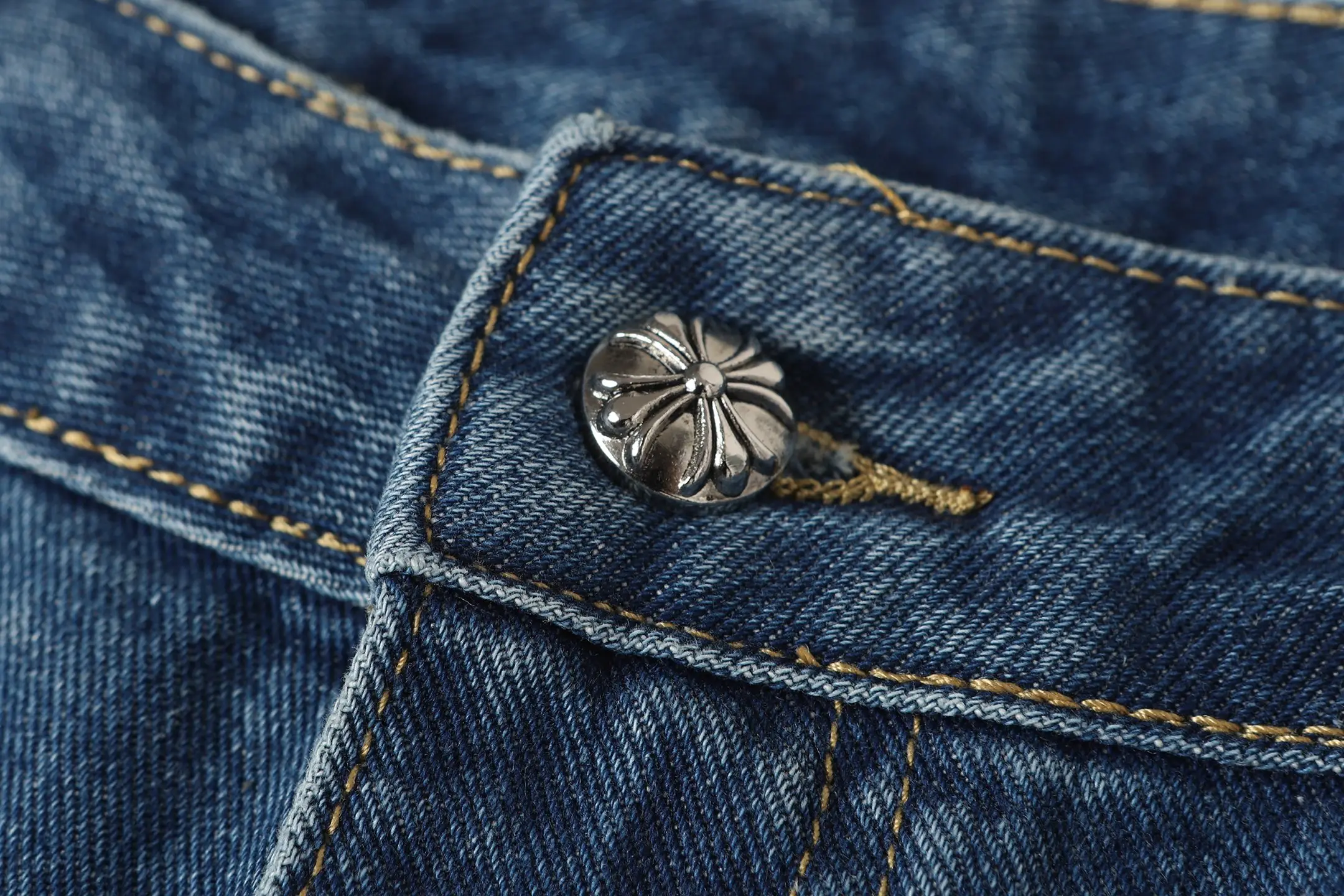 Cross Patch Appliqué Straight-Leg Jeans D15514089 — view 5