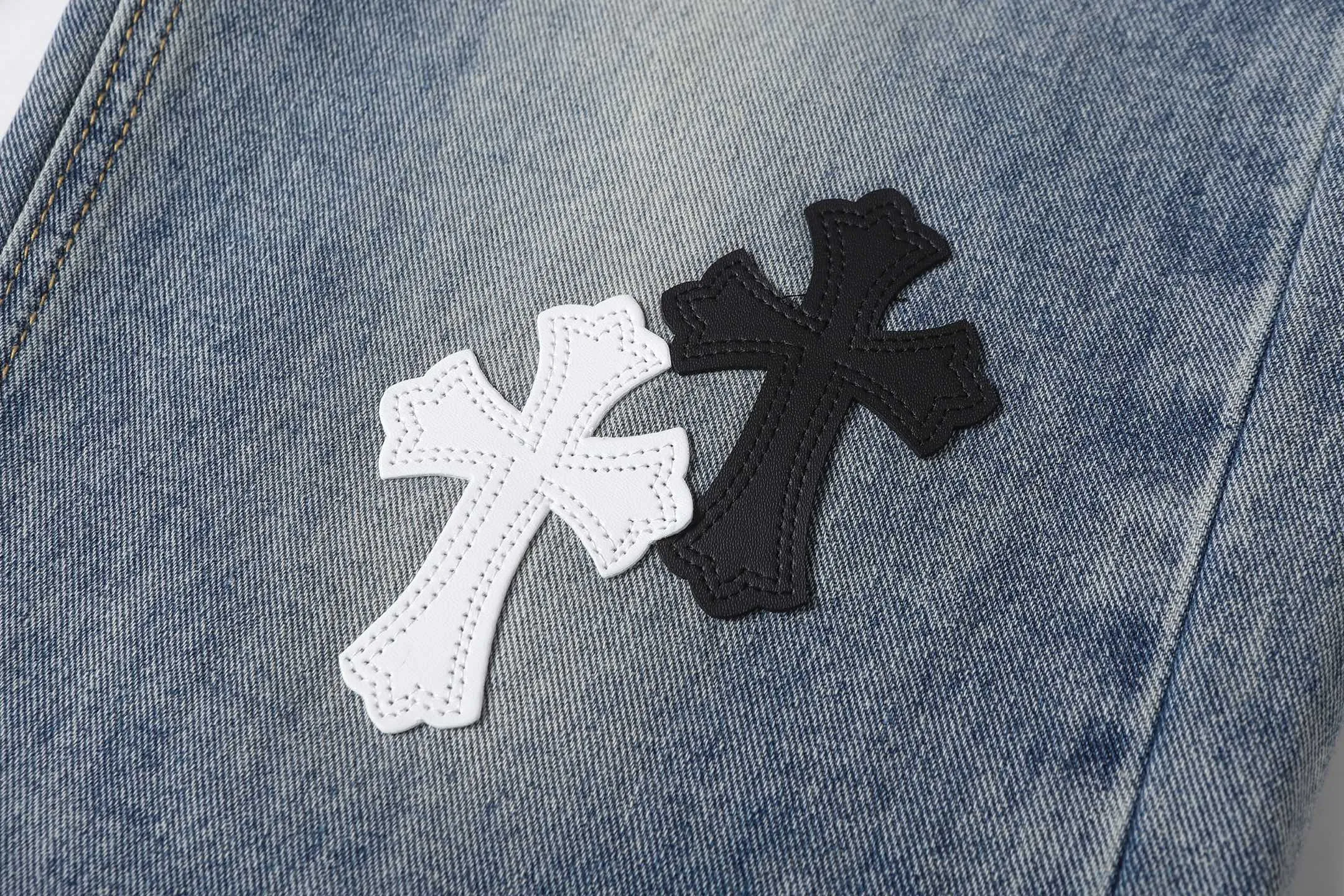 Cross Patch Appliqué Straight-Leg Jeans D15514015 — view 8