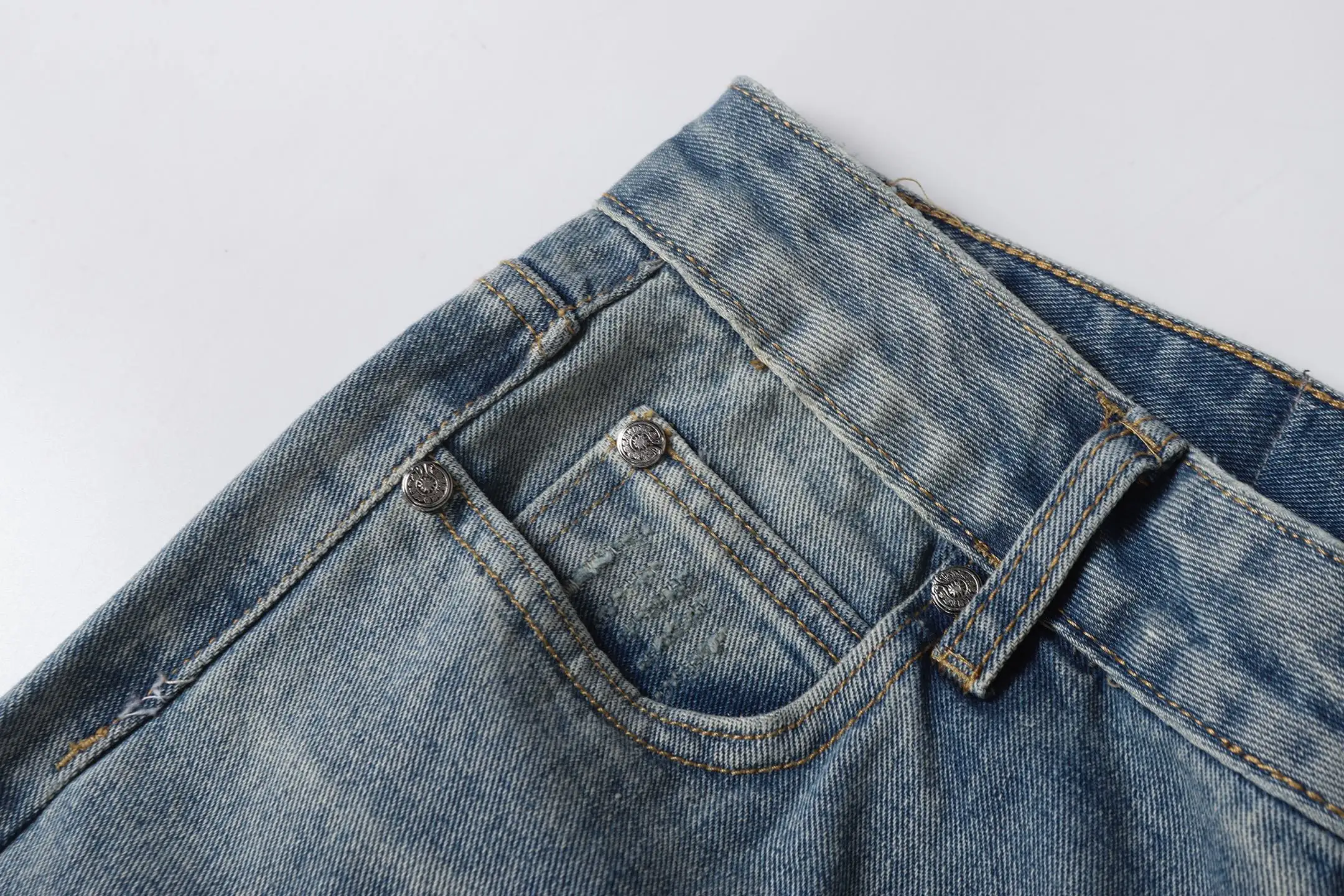 Cross Patch Embroidered Straight-Leg Jeans D15514016 — view 5